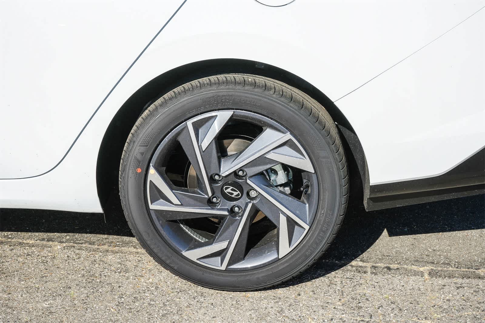 Thumbnail: 2025 Hyundai Elantra - 14