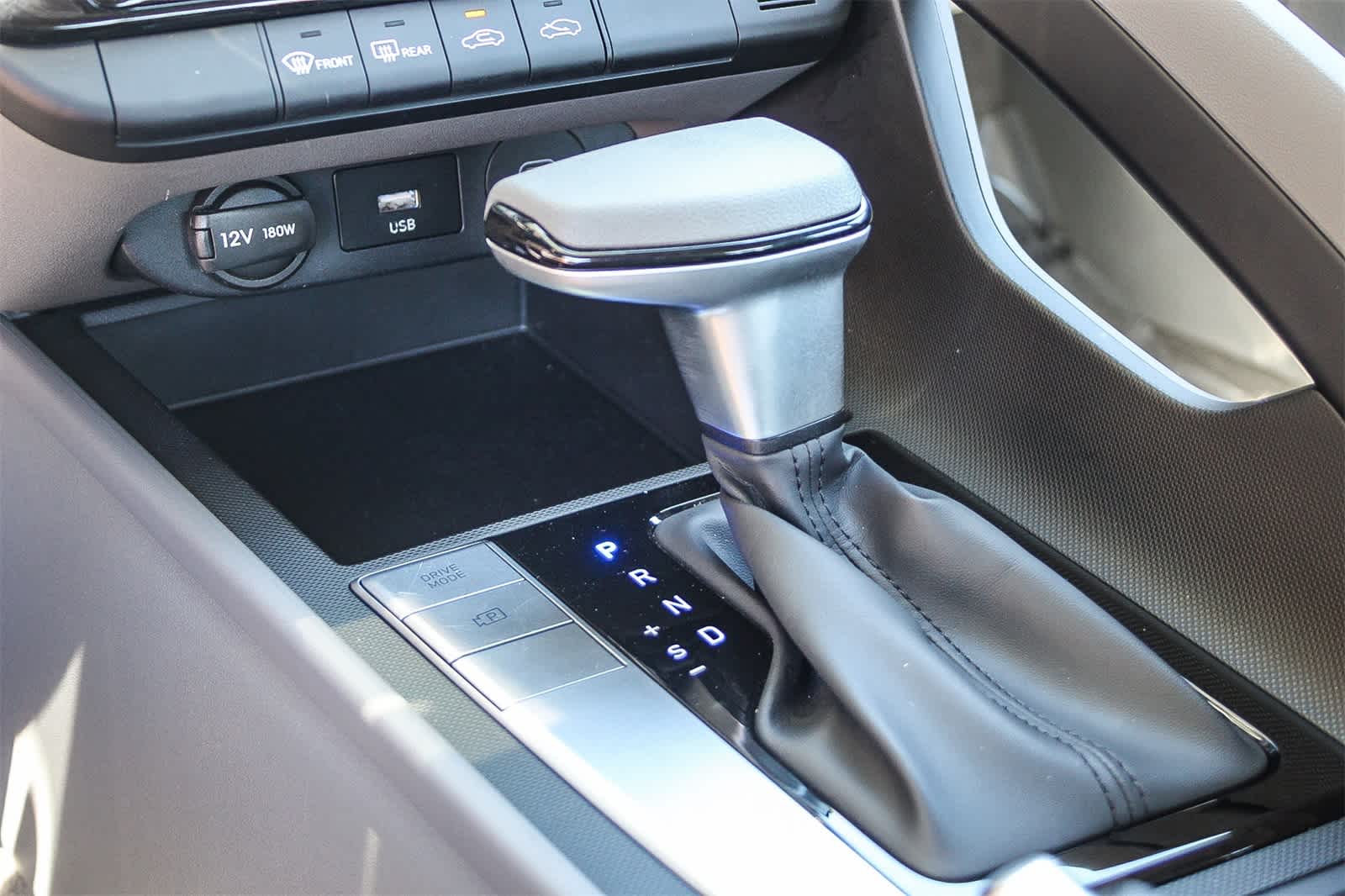 Thumbnail: 2024 Hyundai Elantra - 18