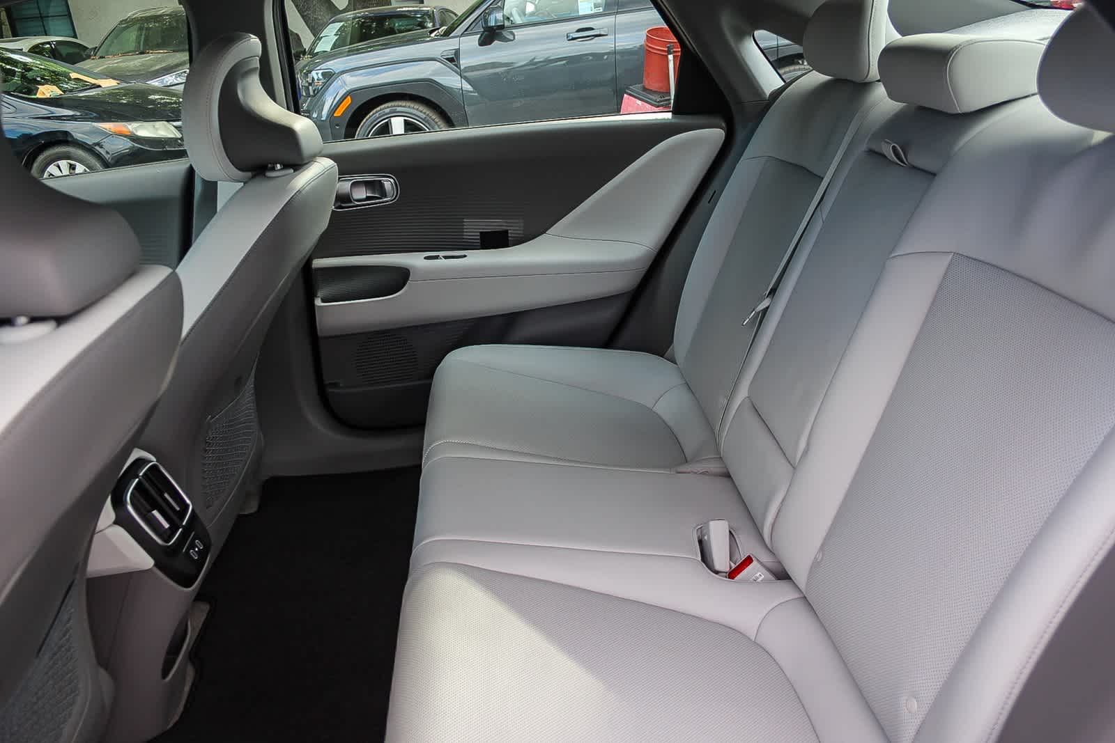 2025 Hyundai Ioniq 6 Limited 14