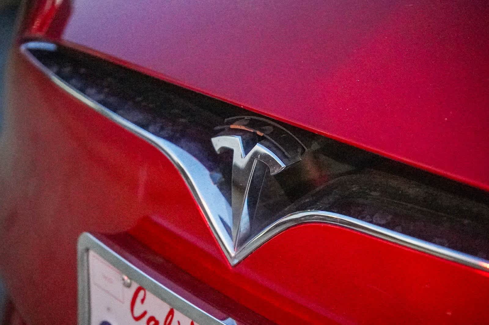 Thumbnail: 2017 Tesla Model S - 11