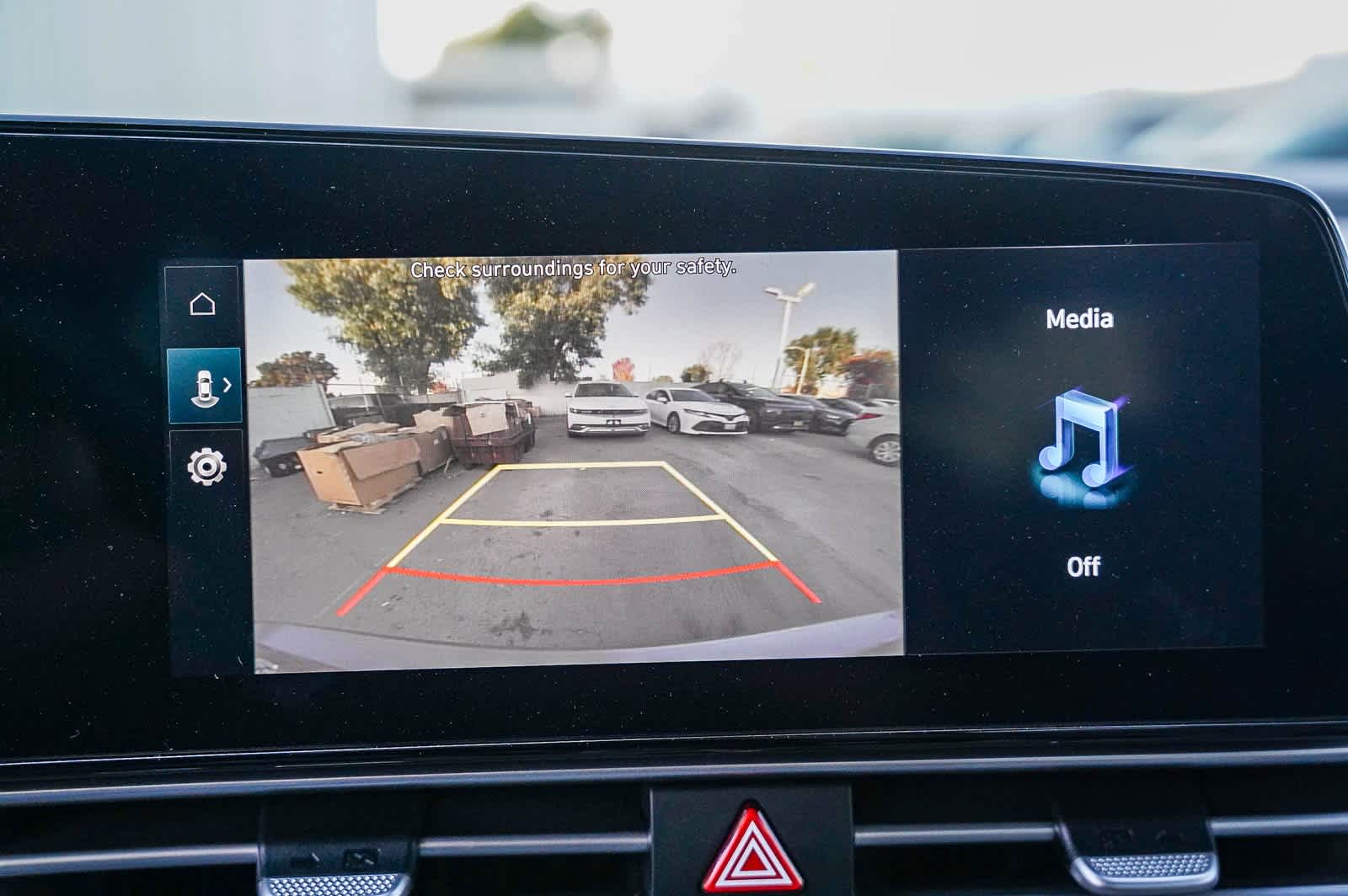 Thumbnail: 2023 Hyundai Elantra - 18