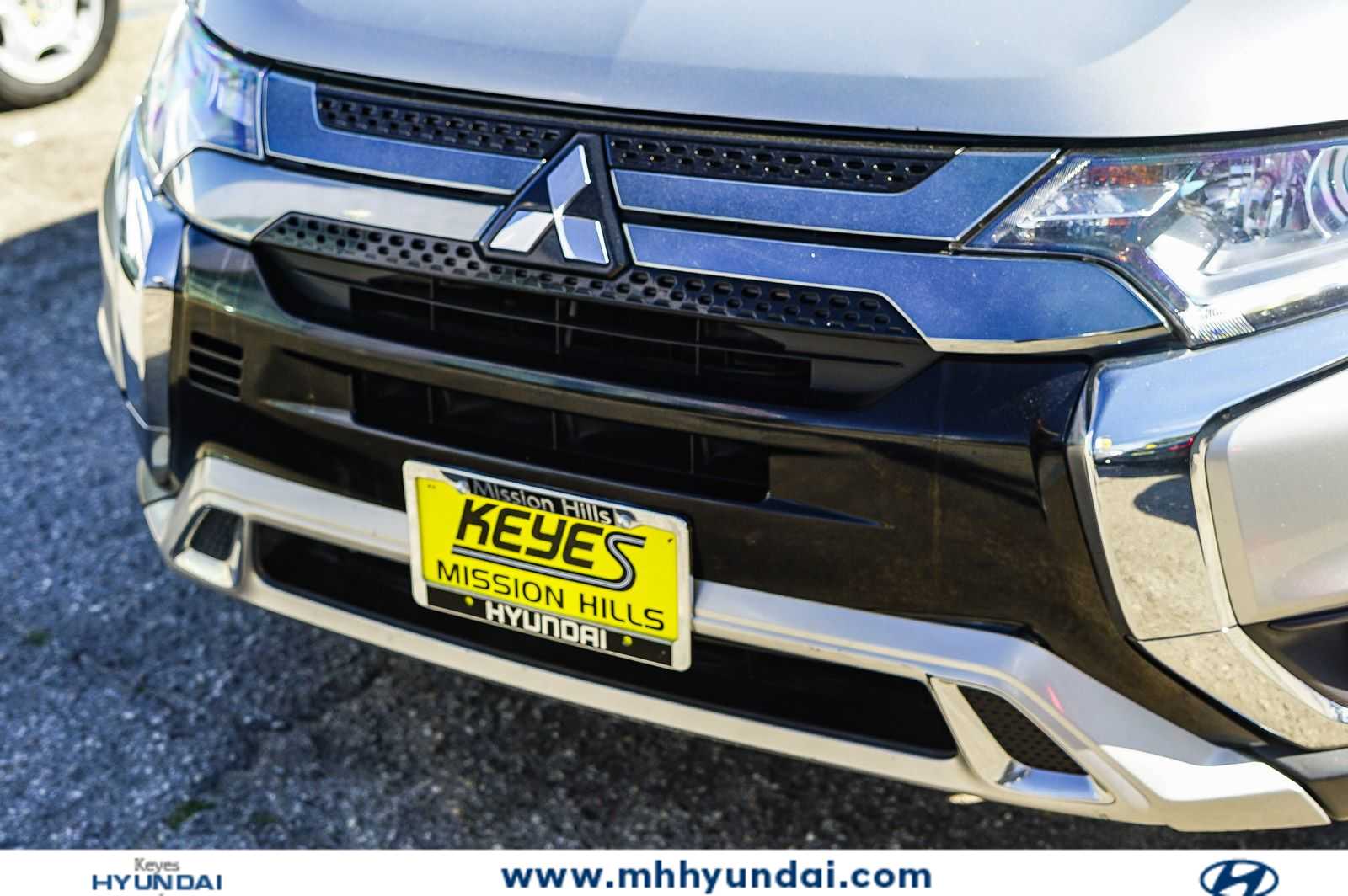 Thumbnail: 2022 Mitsubishi Outlander - 8
