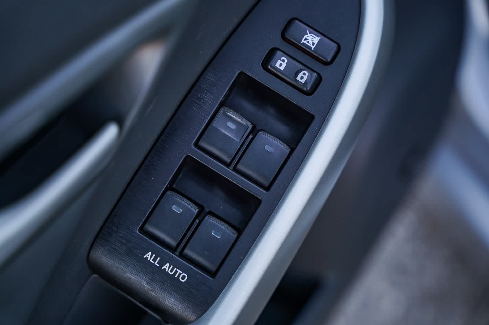 Thumbnail: 2010 Toyota Prius - 19