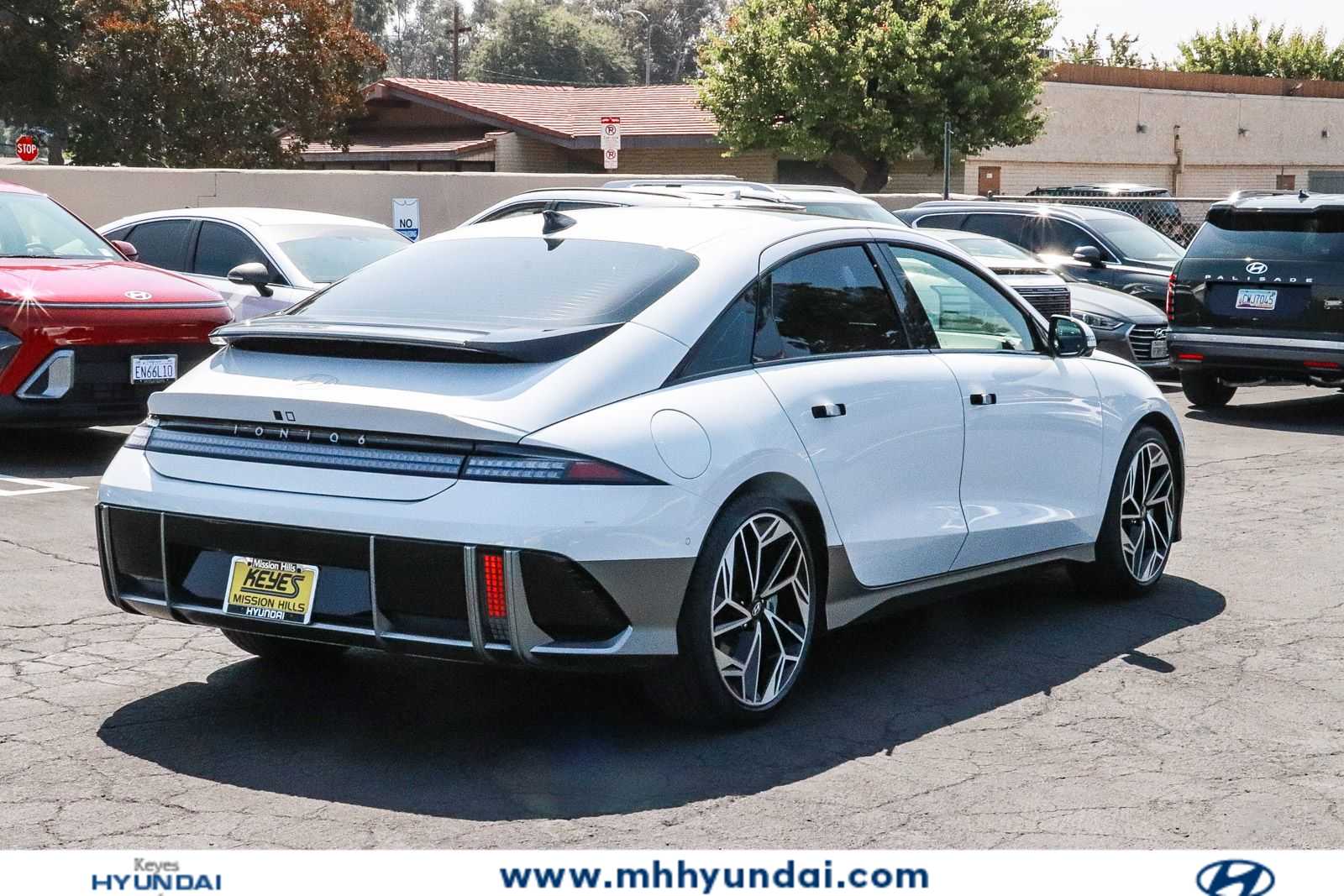 Thumbnail: 2024 Hyundai Ioniq 6 - 4