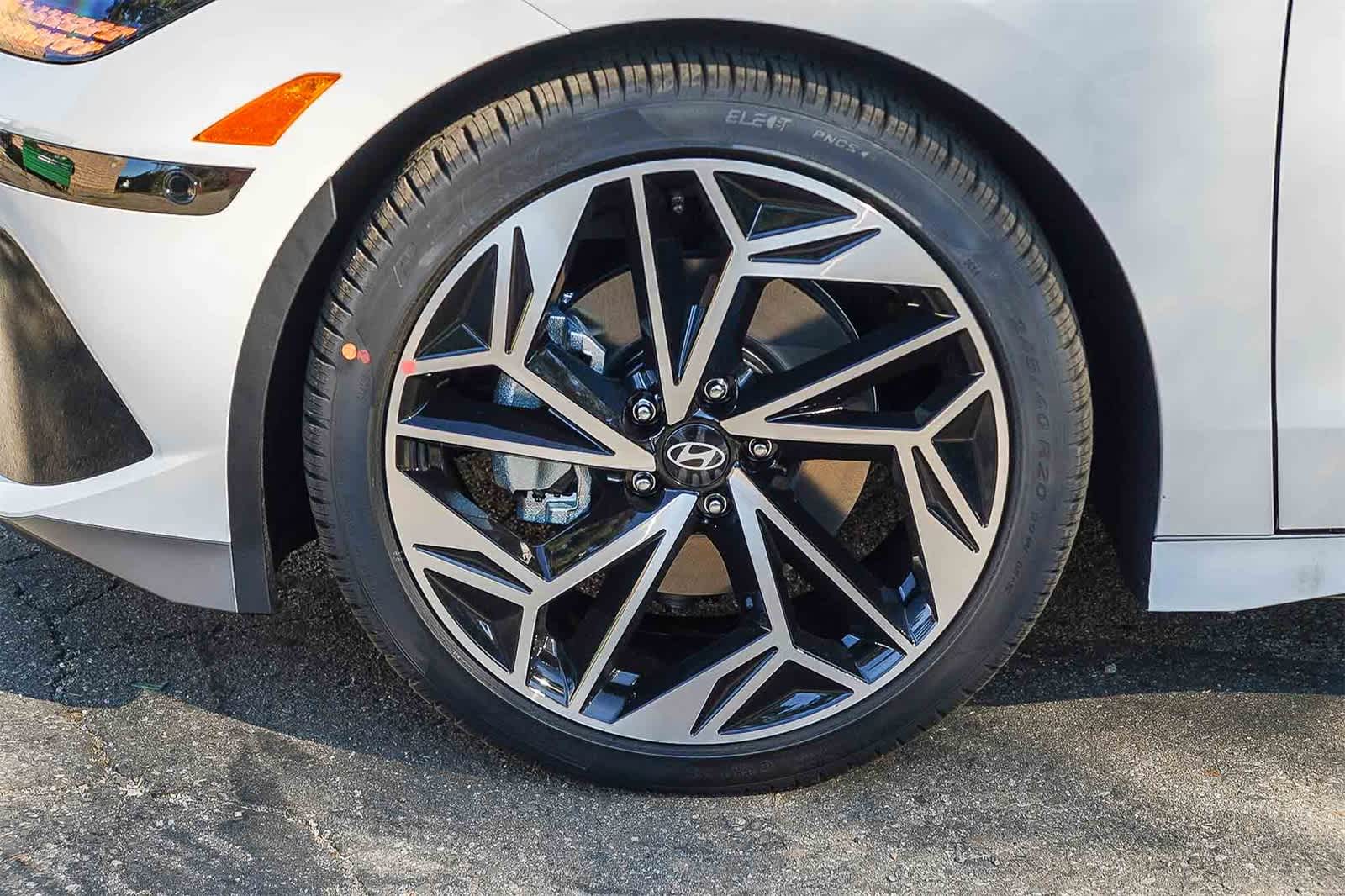 Thumbnail: 2025 Hyundai Ioniq 6 - 10