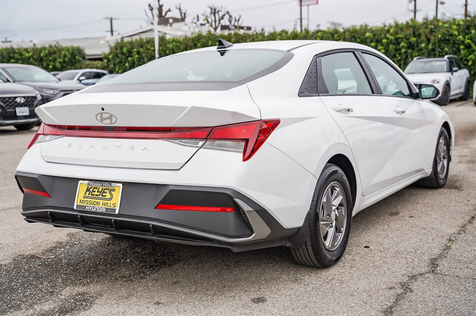 Thumbnail: 2025 Hyundai Elantra - 10