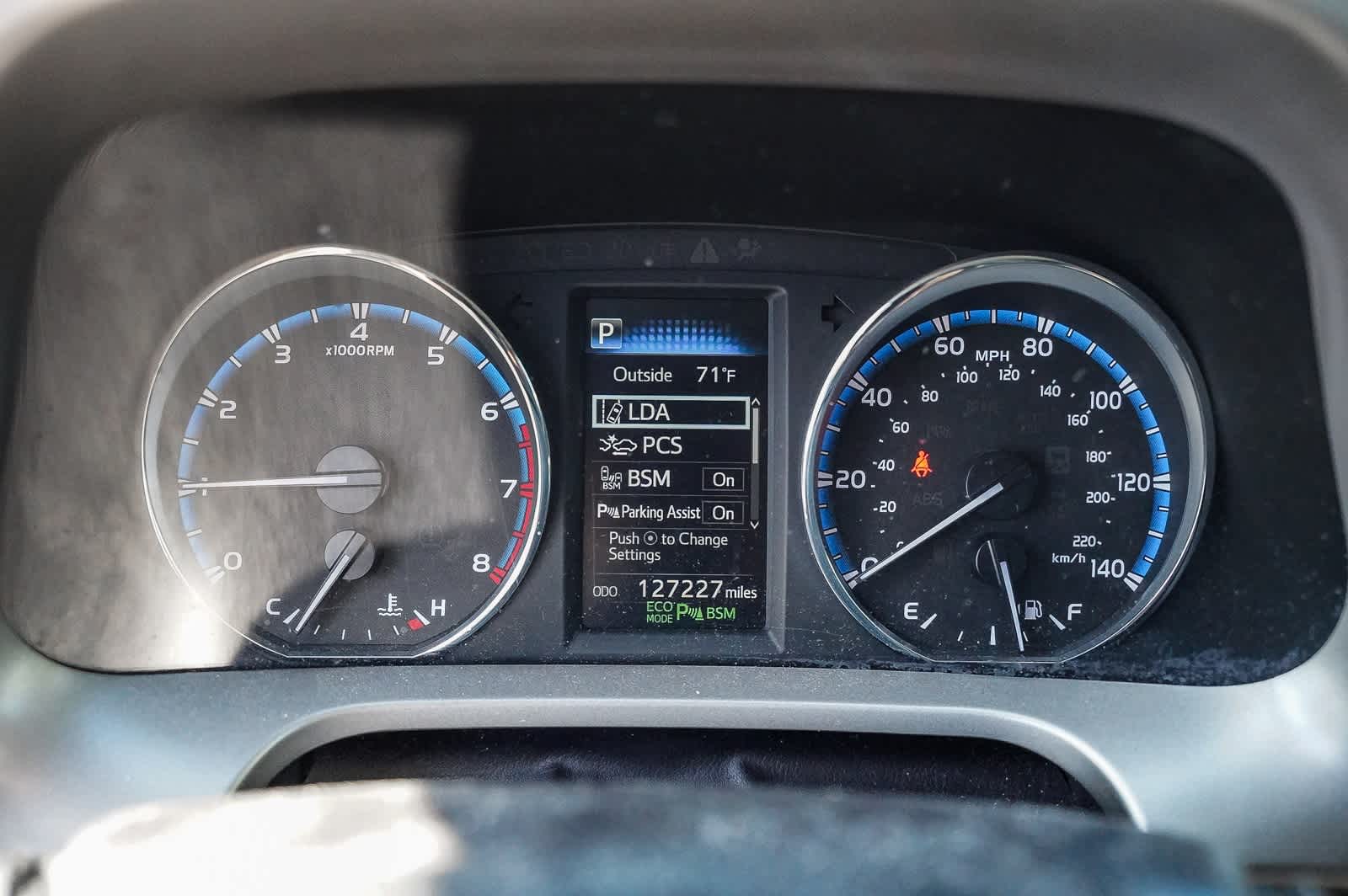 Thumbnail: 2018 Toyota RAV4 - 12