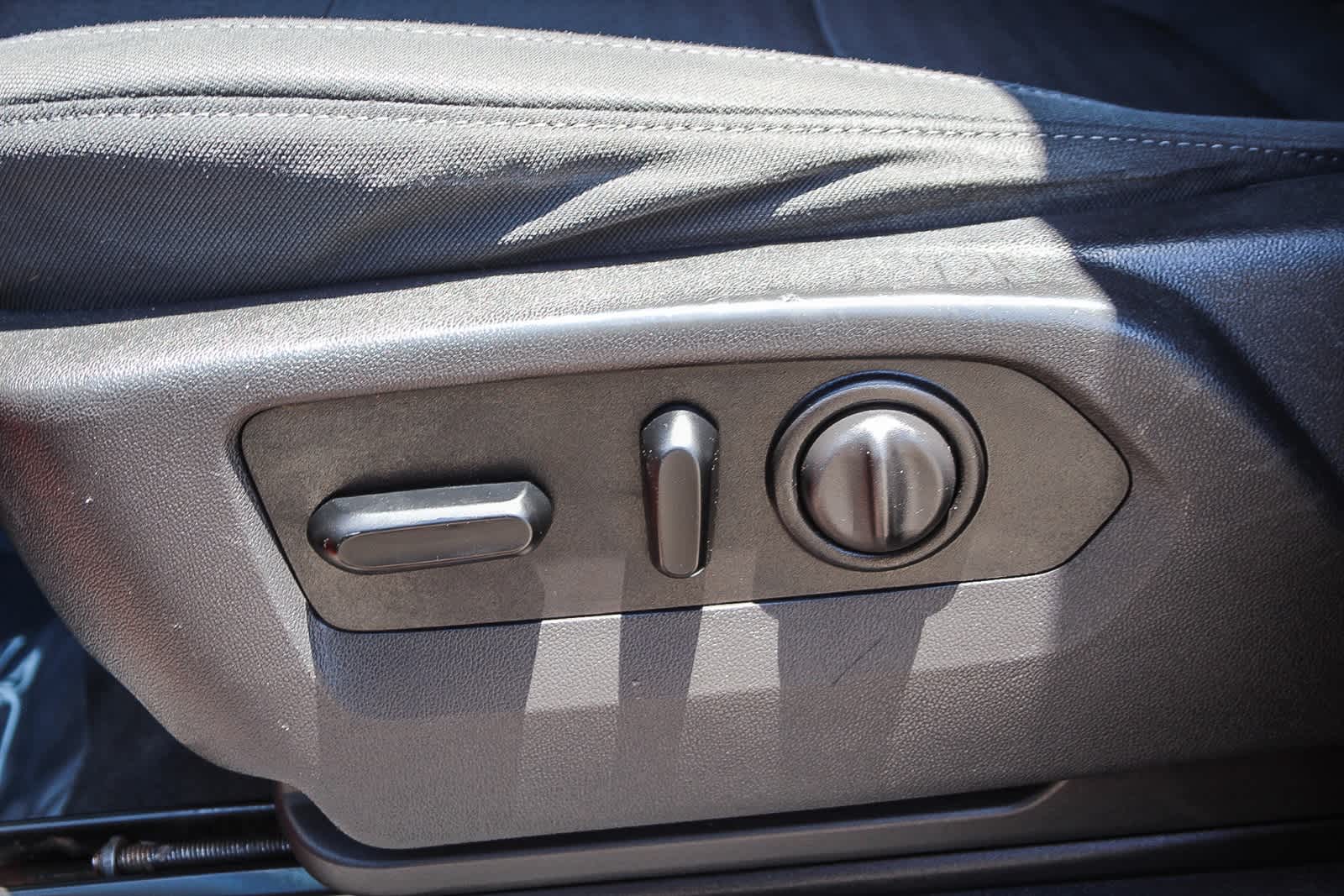 Thumbnail: 2020 Chevrolet Silverado 1500 - 22