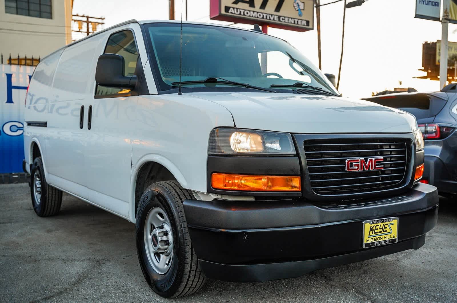Thumbnail: 2022 GMC Savana - 3