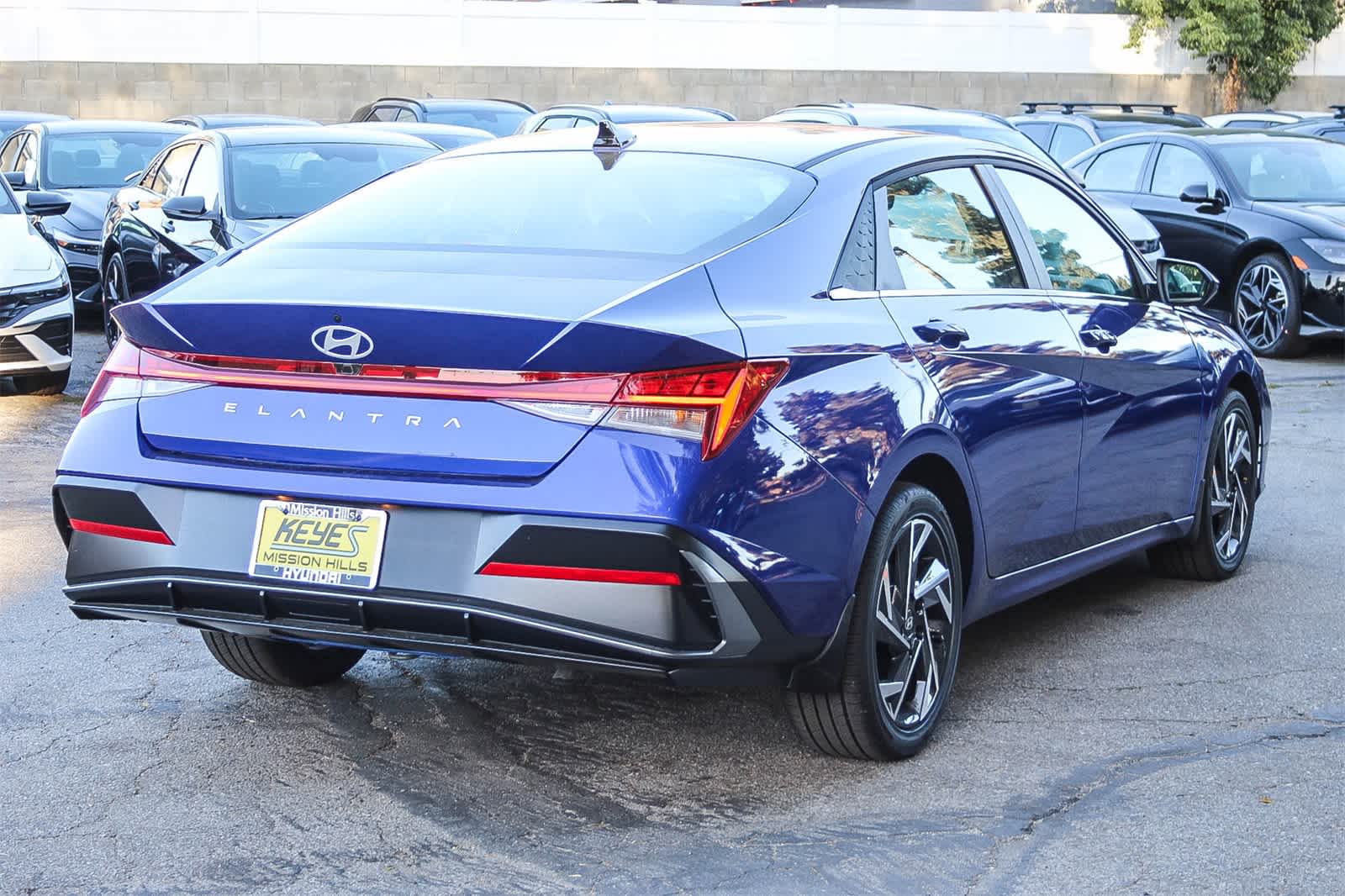Thumbnail: 2025 Hyundai Elantra - 4