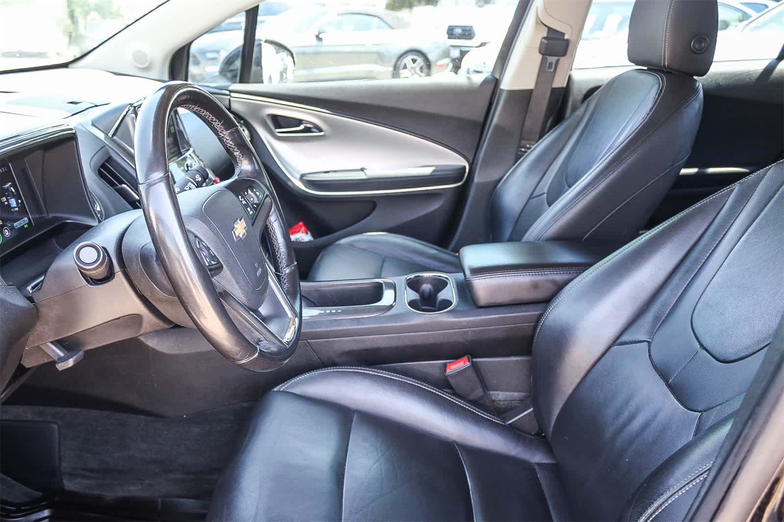 Thumbnail: 2014 Chevrolet Volt - 14