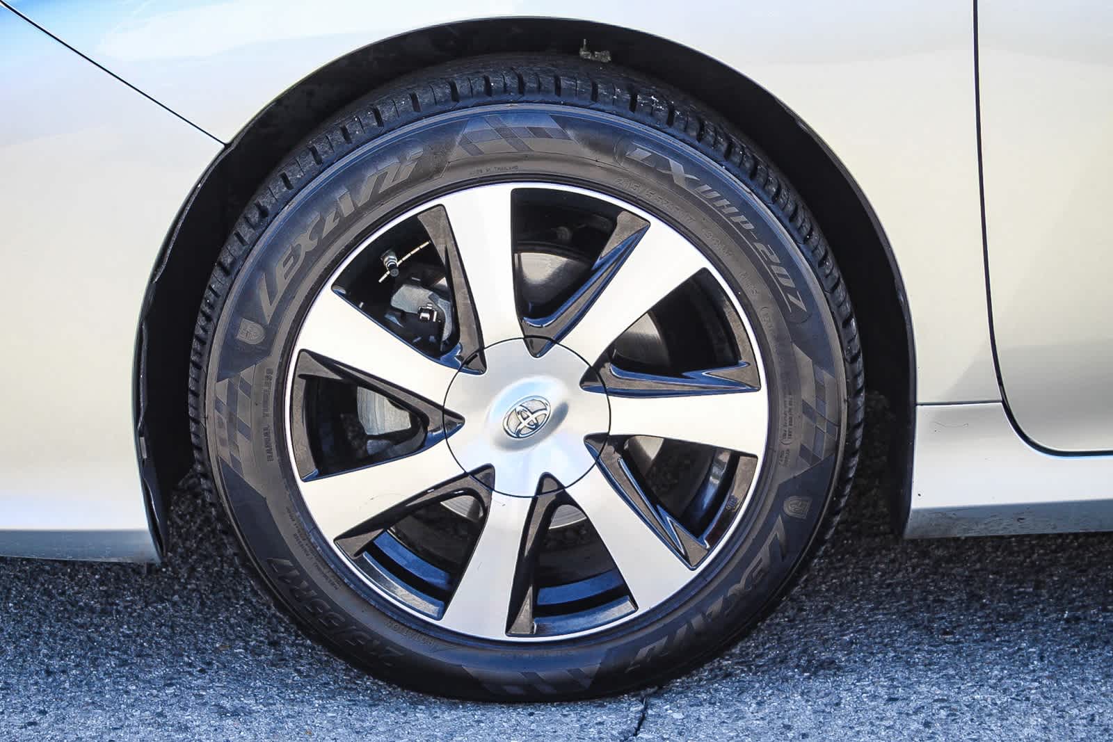 Thumbnail: 2019 Toyota Mirai - 9