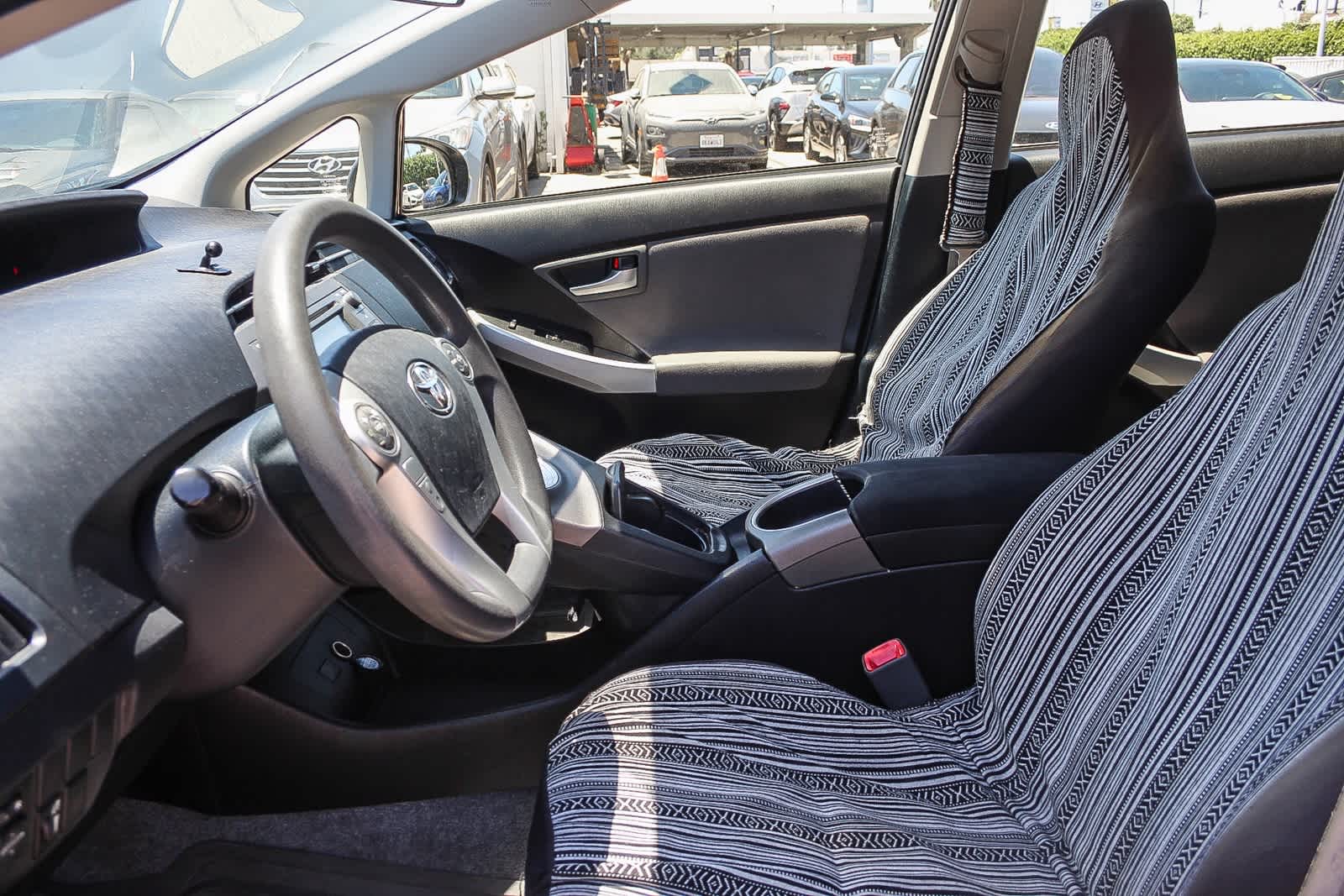 Thumbnail: 2012 Toyota Prius - 14