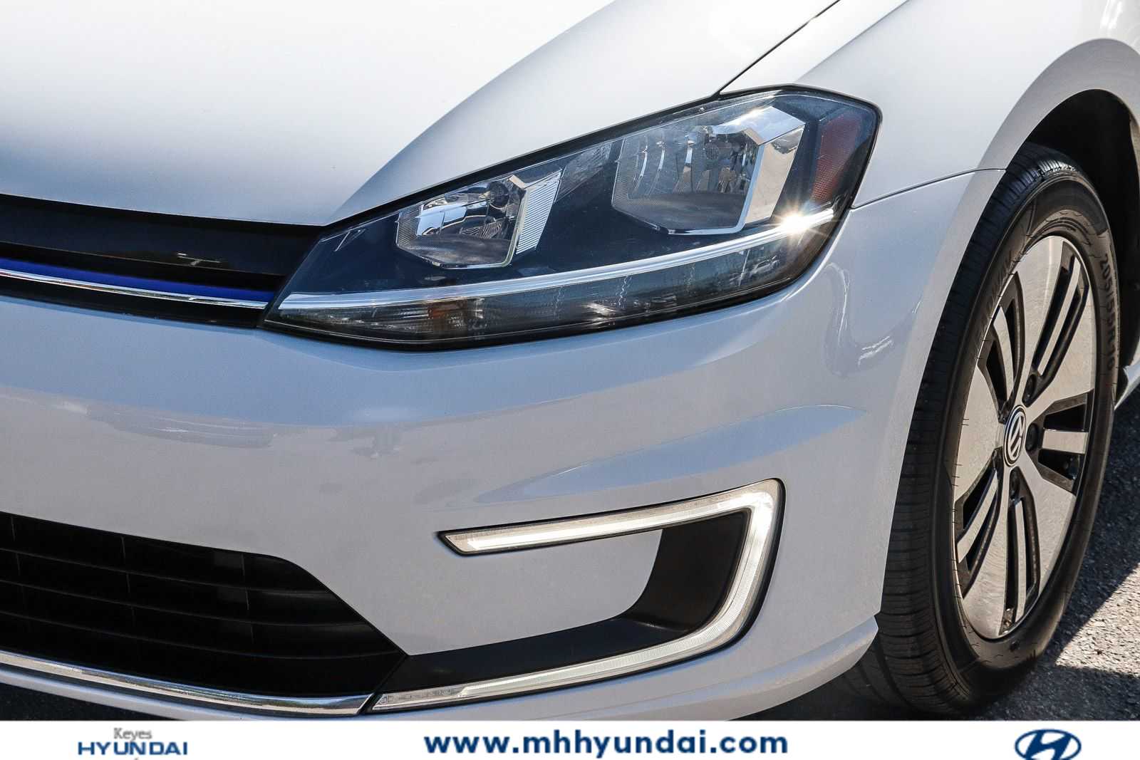 Thumbnail: 2017 Volkswagen e-Golf - 7