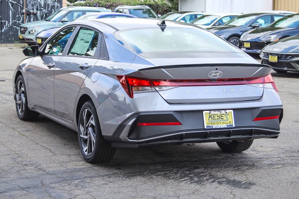 New 2025 Hyundai Elantra SEL Sport Sedan