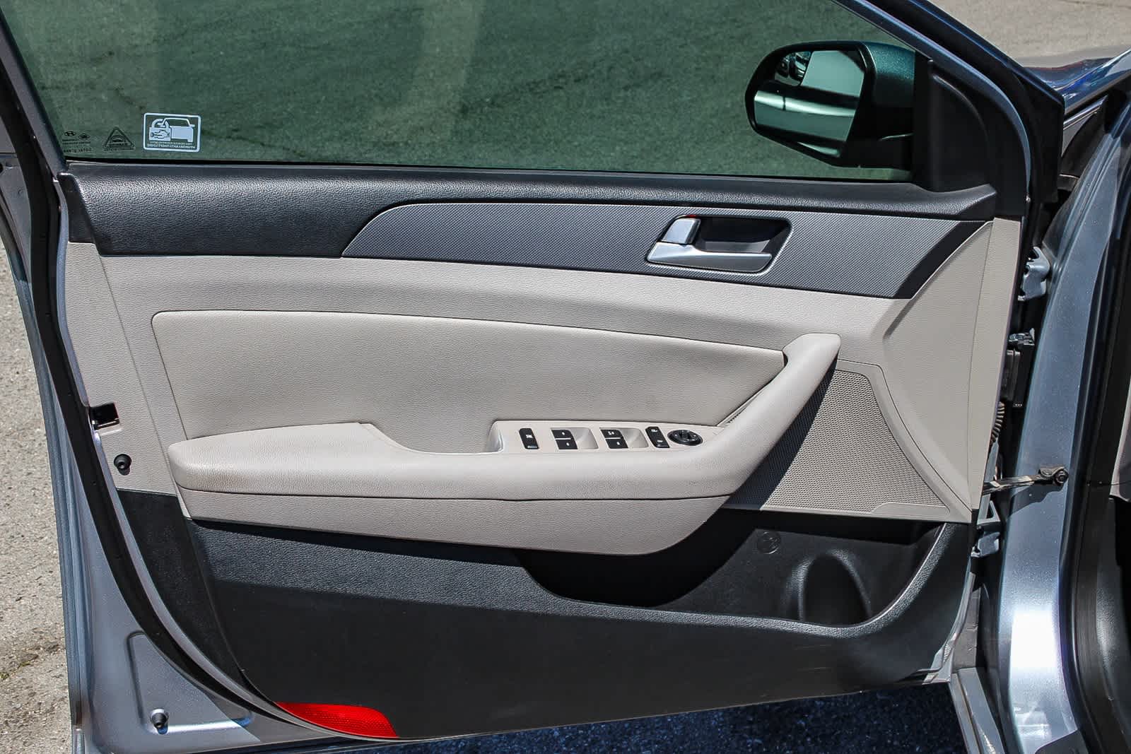 Thumbnail: 2015 Hyundai Sonata - 21