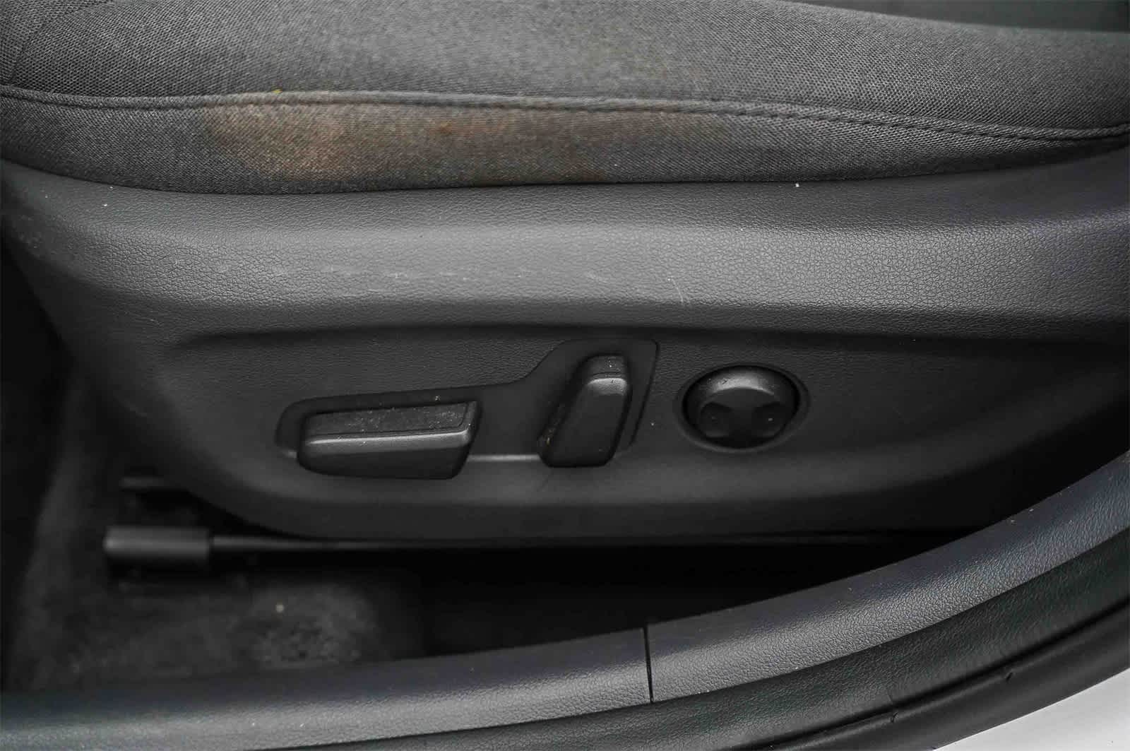 Thumbnail: 2020 Hyundai Ioniq - 19