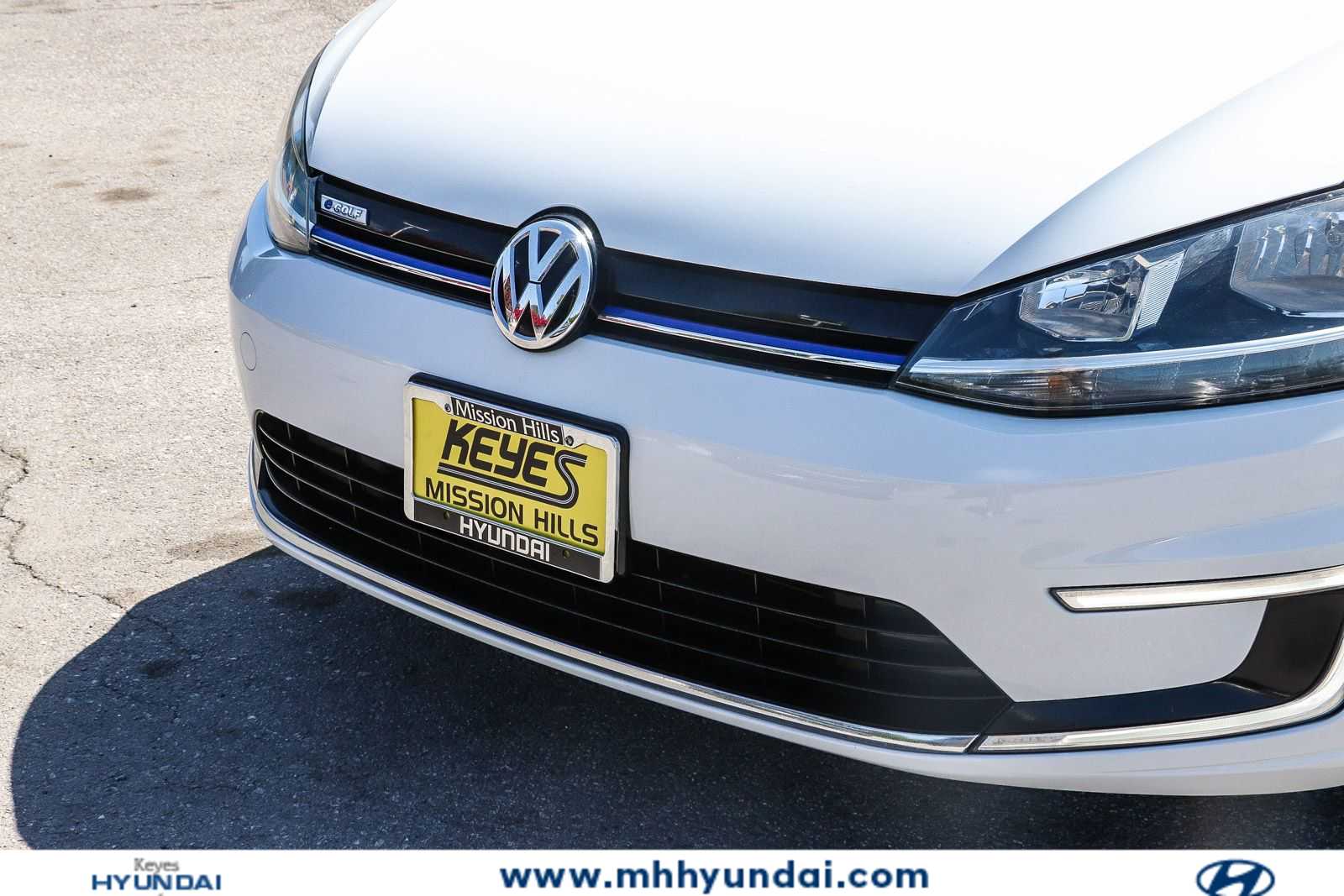 Thumbnail: 2017 Volkswagen e-Golf - 8