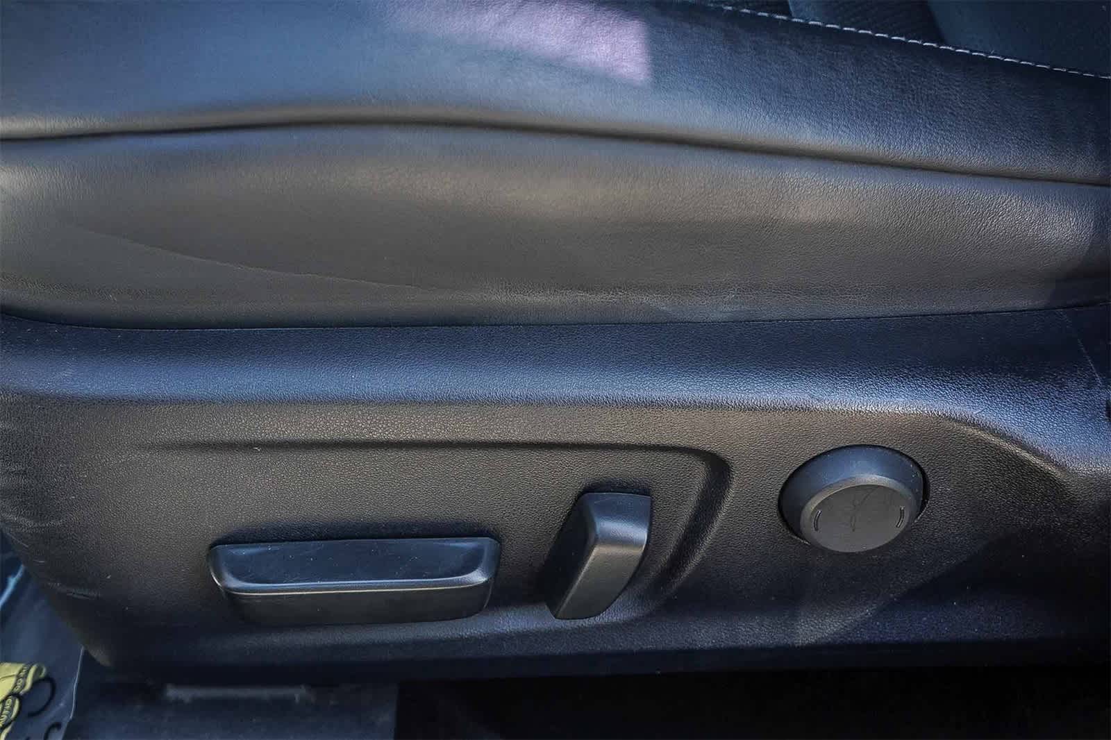 Thumbnail: 2022 Lexus IS - 16