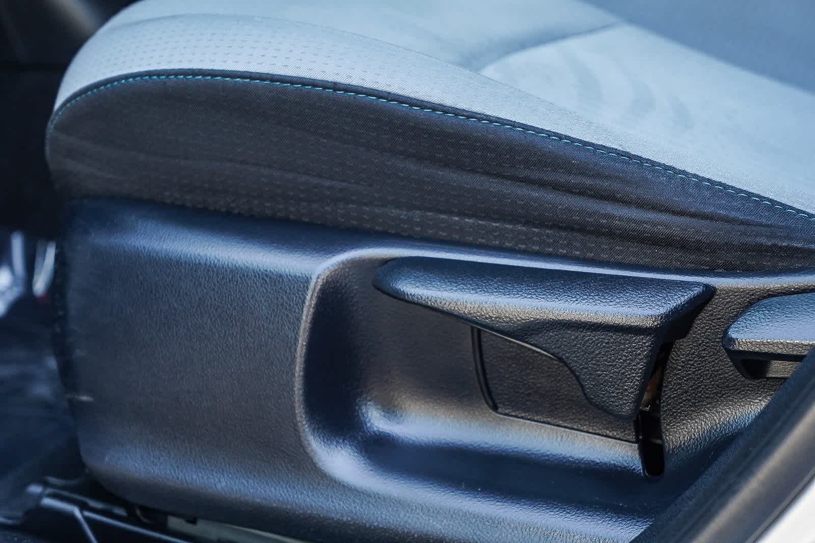 Thumbnail: 2016 Toyota Prius - 16