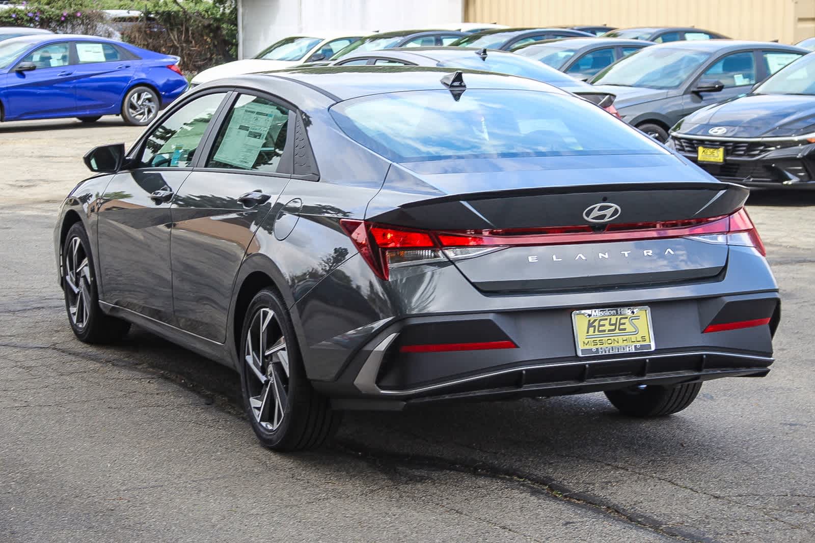 Thumbnail: 2025 Hyundai Elantra - 4