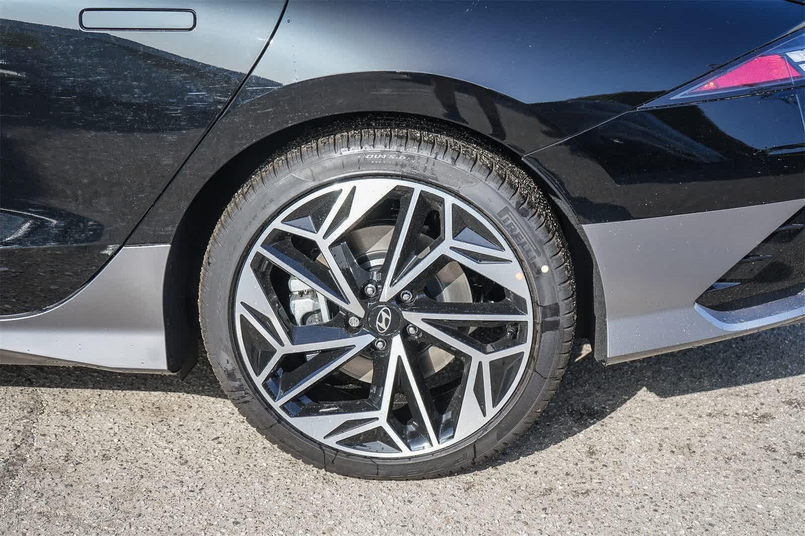 Thumbnail: 2025 Hyundai Ioniq 6 - 14