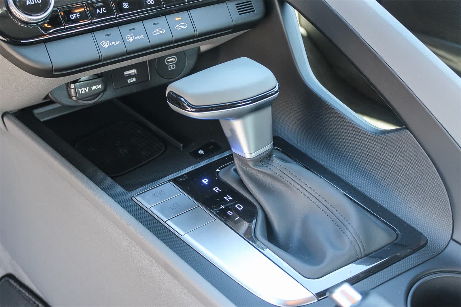 Thumbnail: 2025 Hyundai Elantra - 16