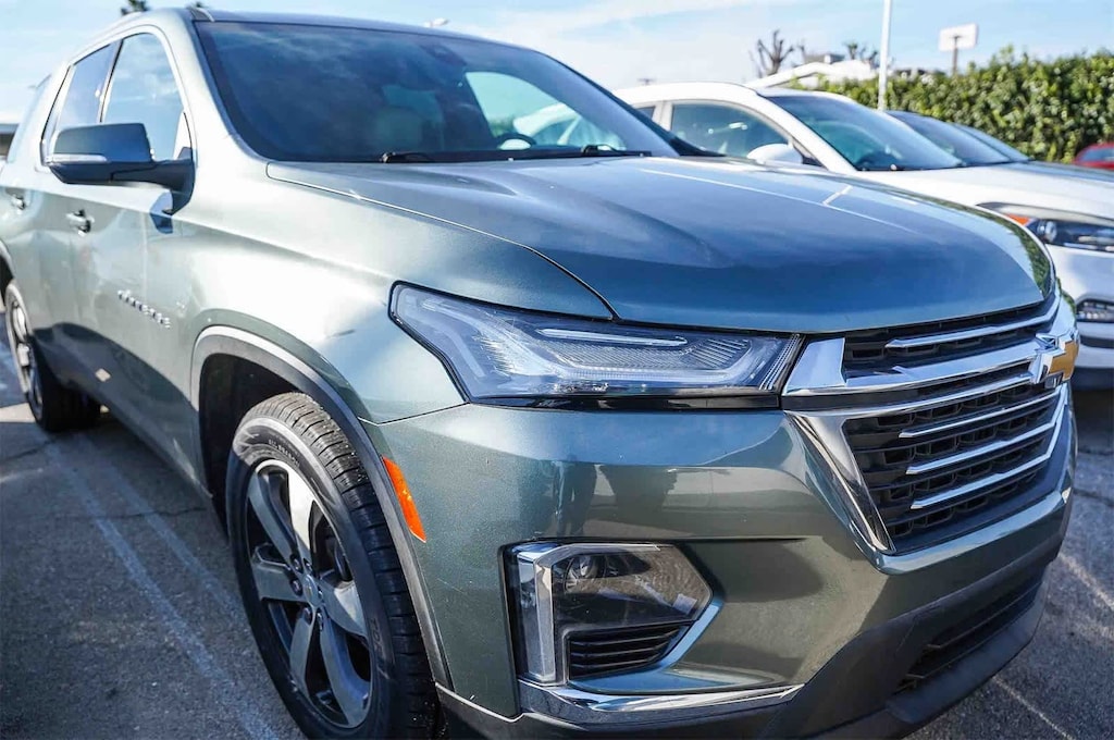 Used 2023 Chevrolet Traverse LT Leather SUV