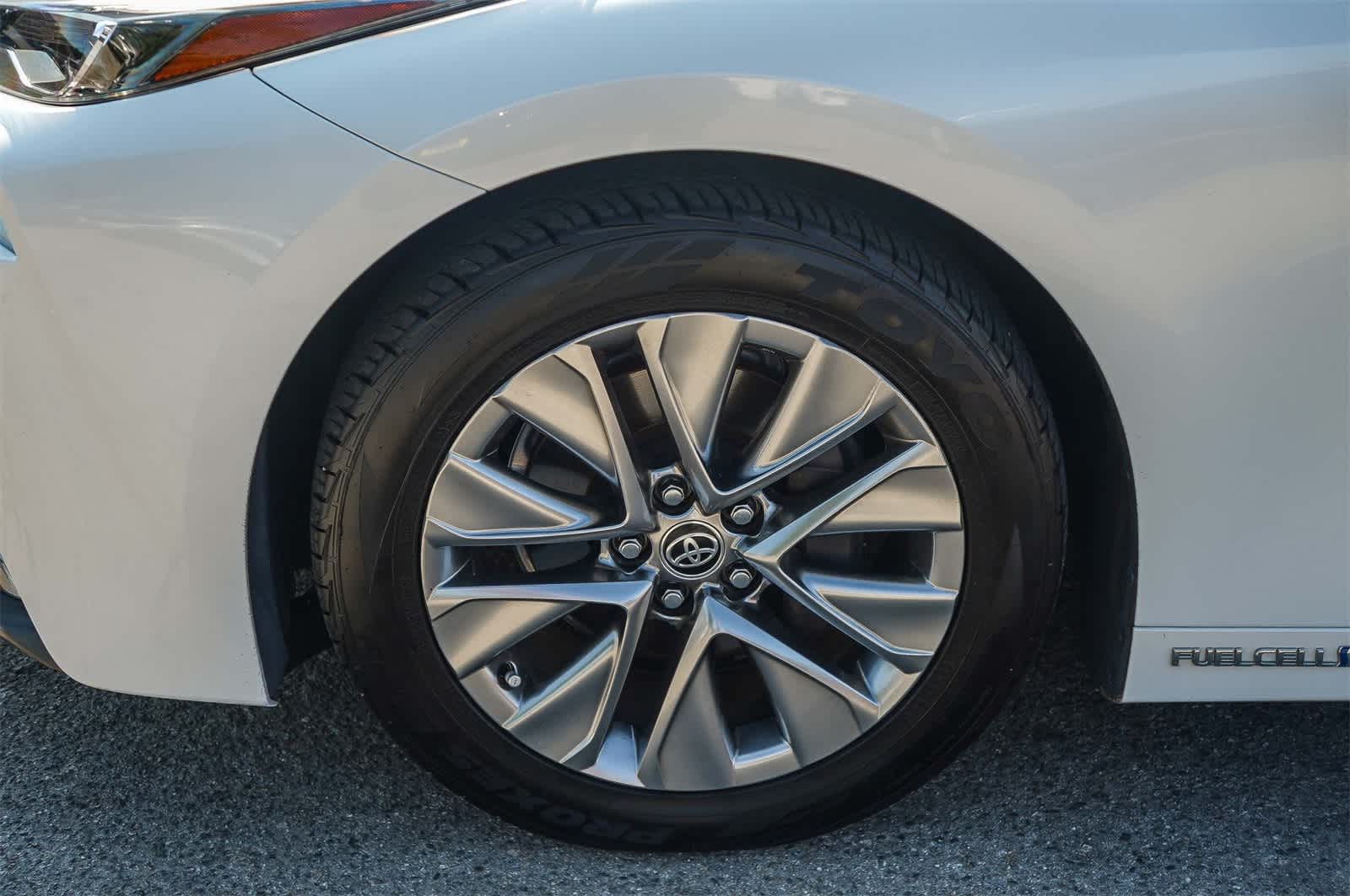 Thumbnail: 2021 Toyota Mirai - 10
