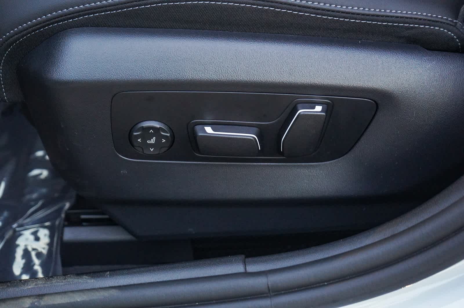 Thumbnail: 2024 BMW 5 Series - 21