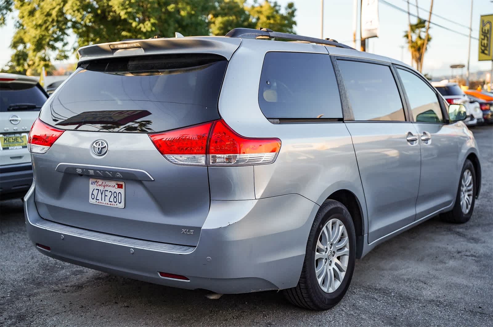 Thumbnail: 2013 Toyota Sienna - 8