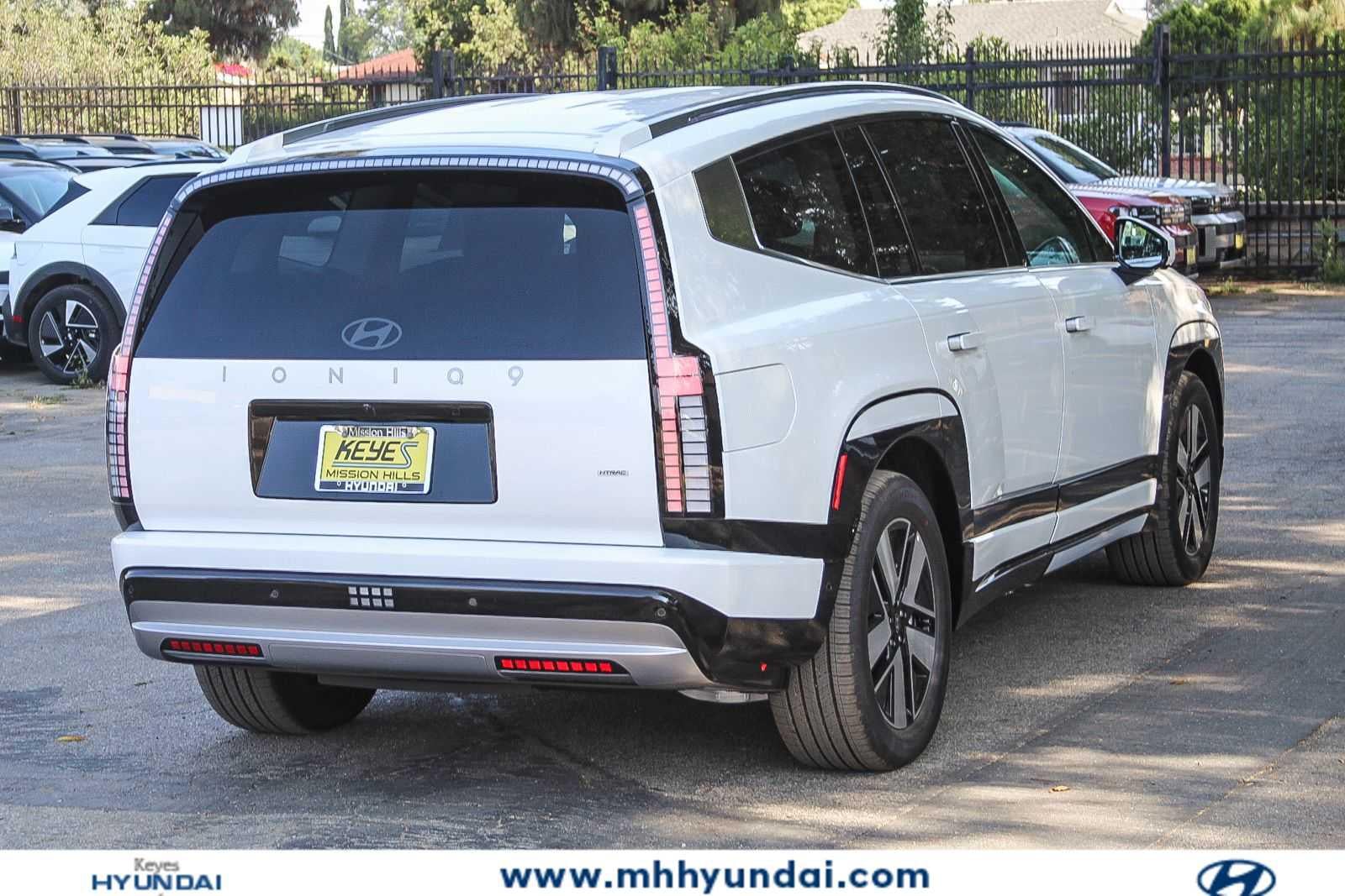 Thumbnail: 2026 Hyundai Ioniq - 4