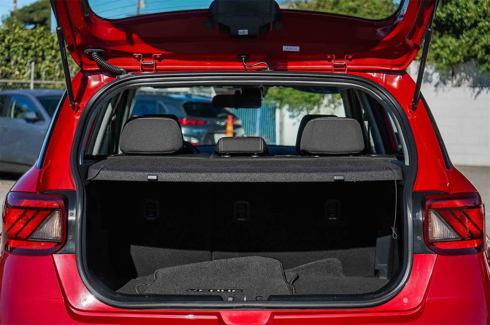 Thumbnail: 2023 Hyundai Venue - 25