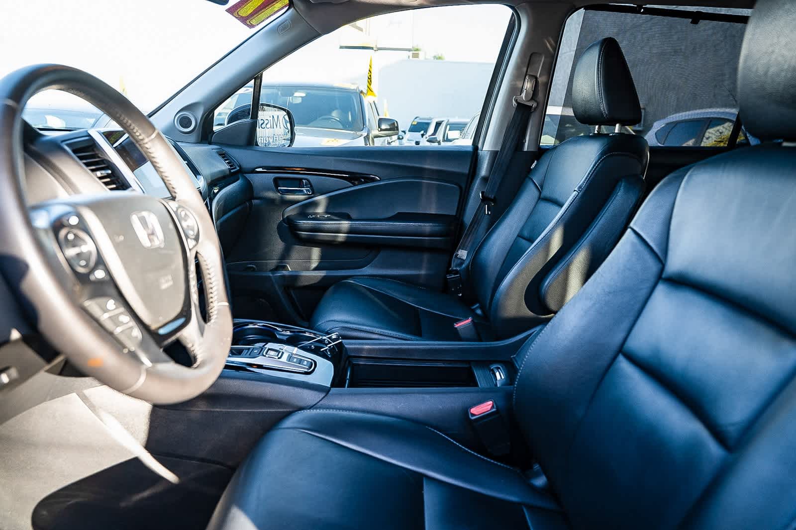 Thumbnail: 2017 Honda Pilot - 16