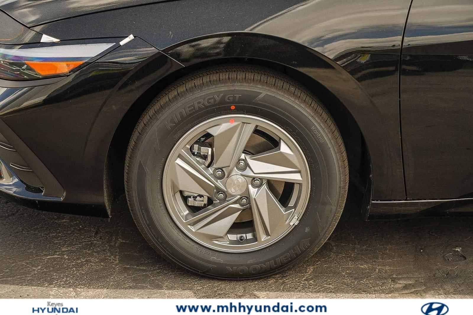 Thumbnail: 2026 Hyundai Elantra - 10