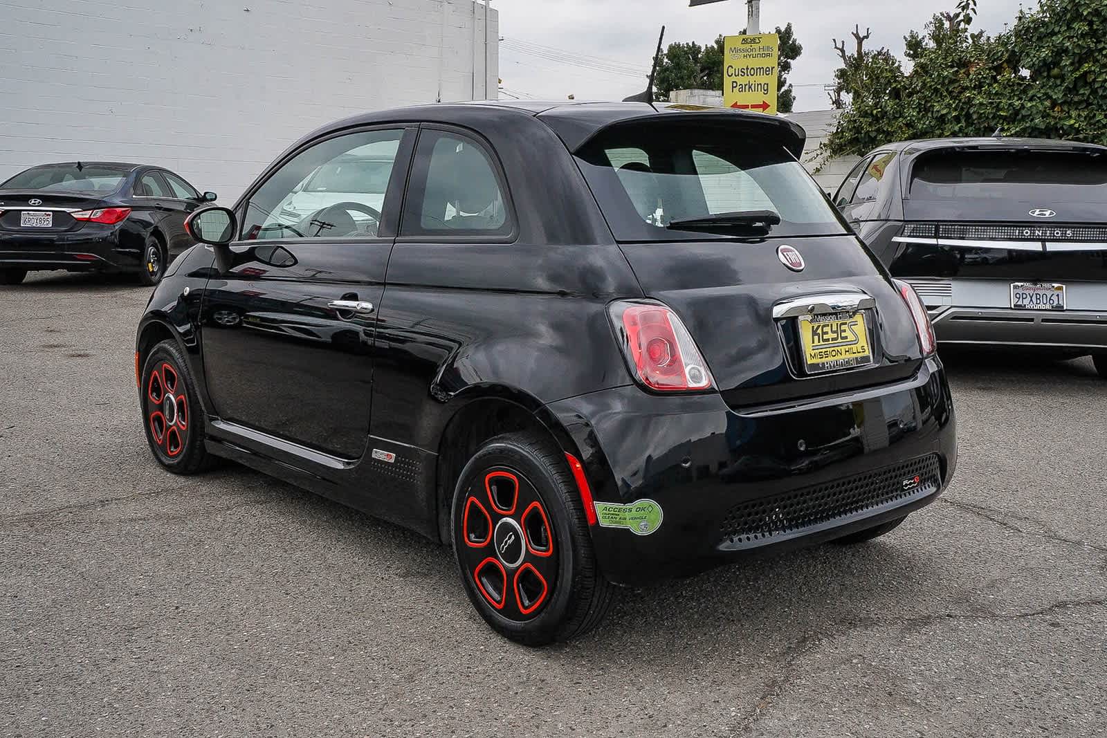 Thumbnail: 2019 Fiat 500e - 6