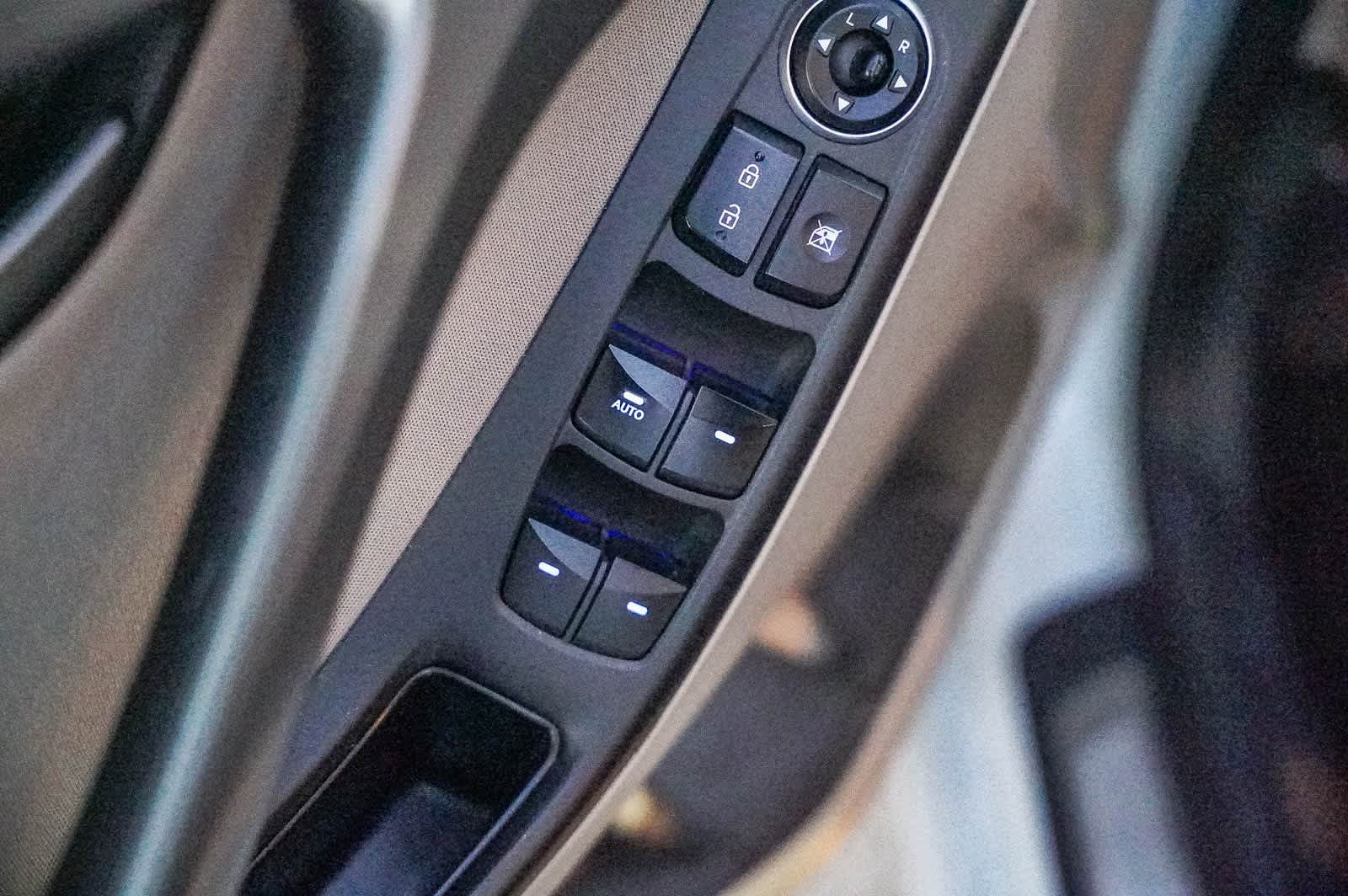 Thumbnail: 2016 Hyundai Elantra - 19