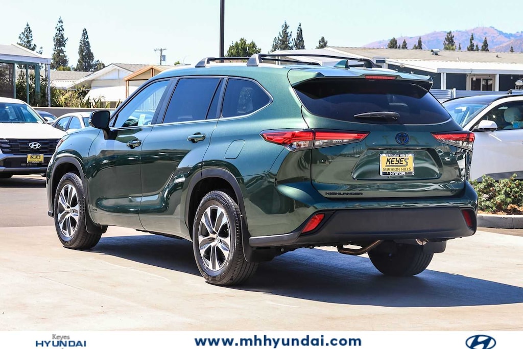 Used 2023 Toyota Highlander Hybrid XLE SUV