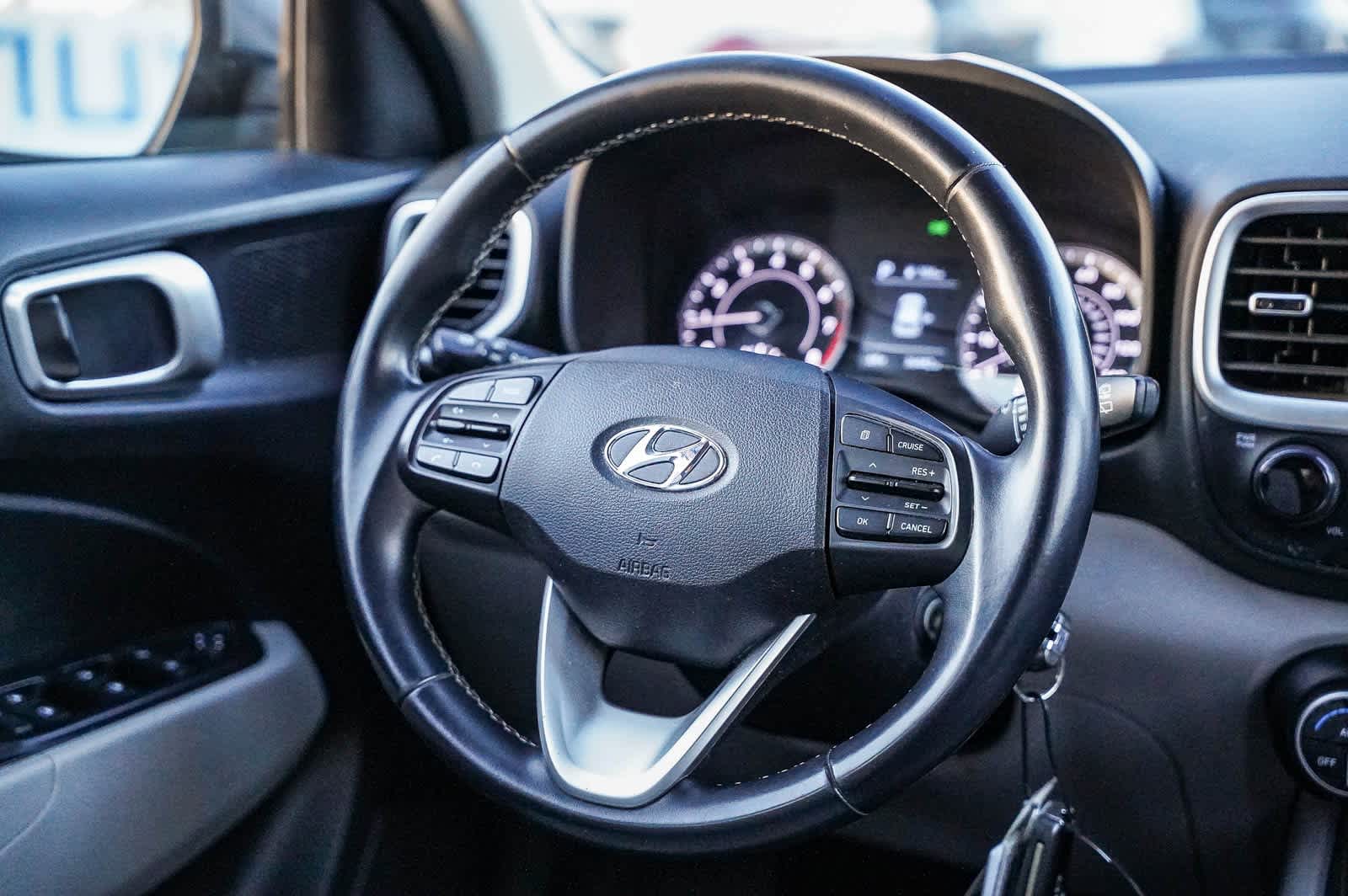 Thumbnail: 2022 Hyundai Venue - 15