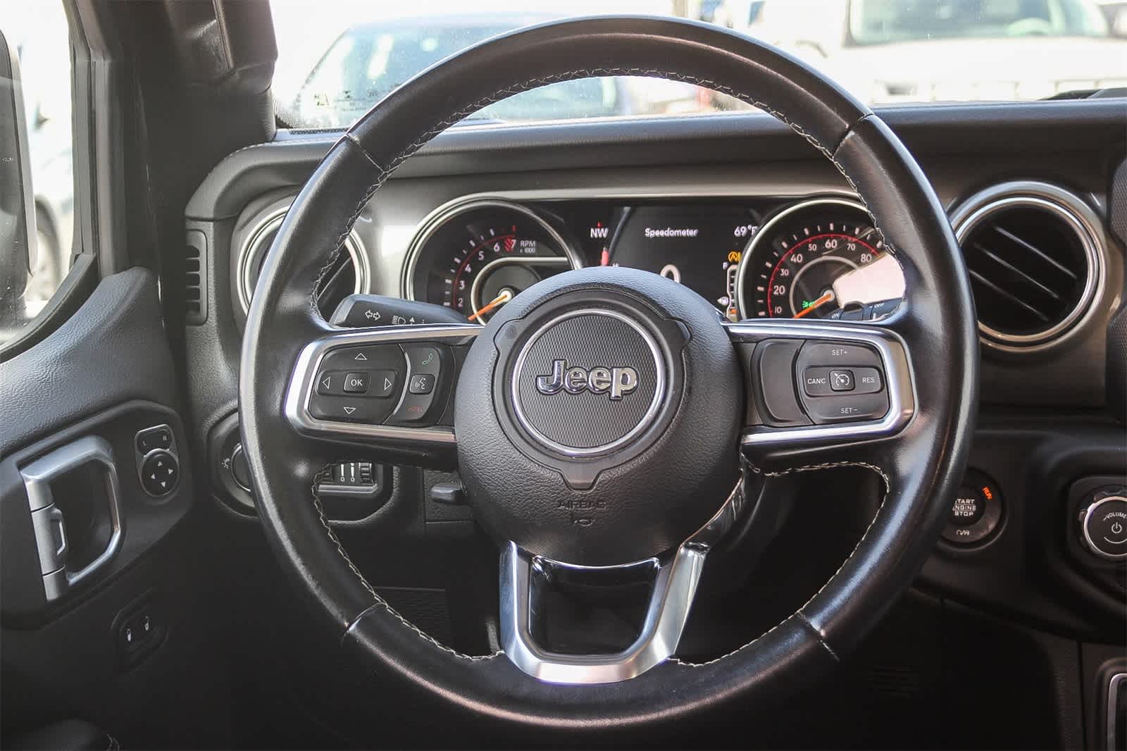2020 Jeep Wrangler Unlimited Sahara 17
