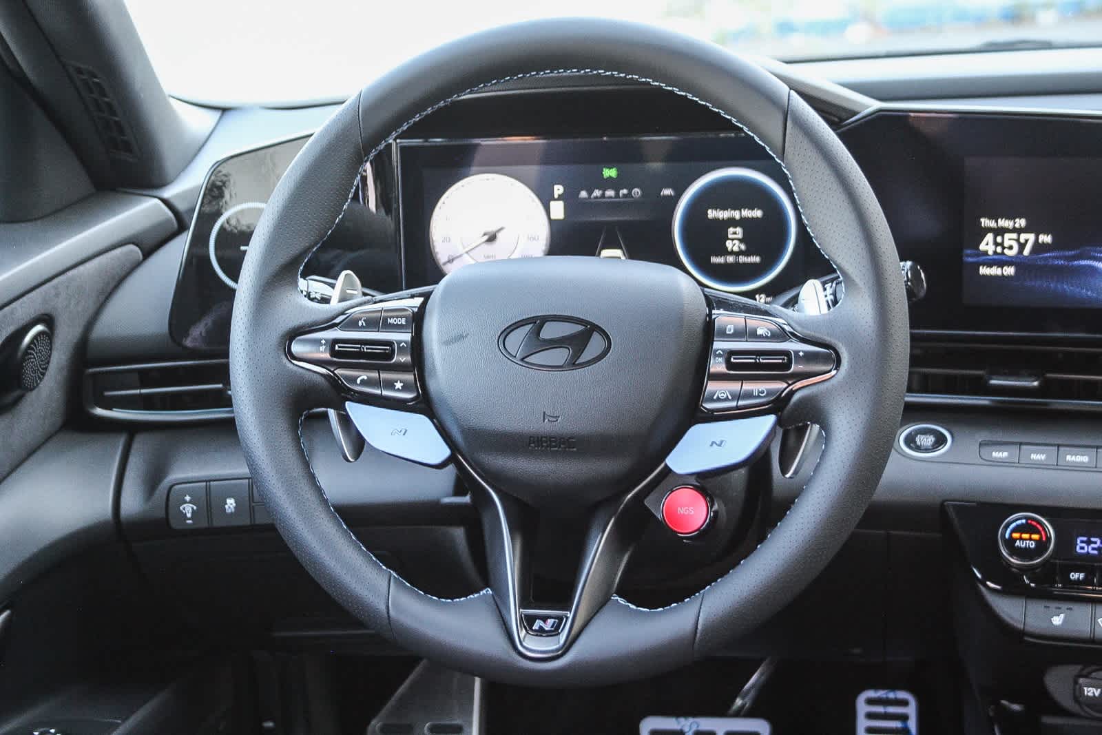 2025 Hyundai Elantra Base 19