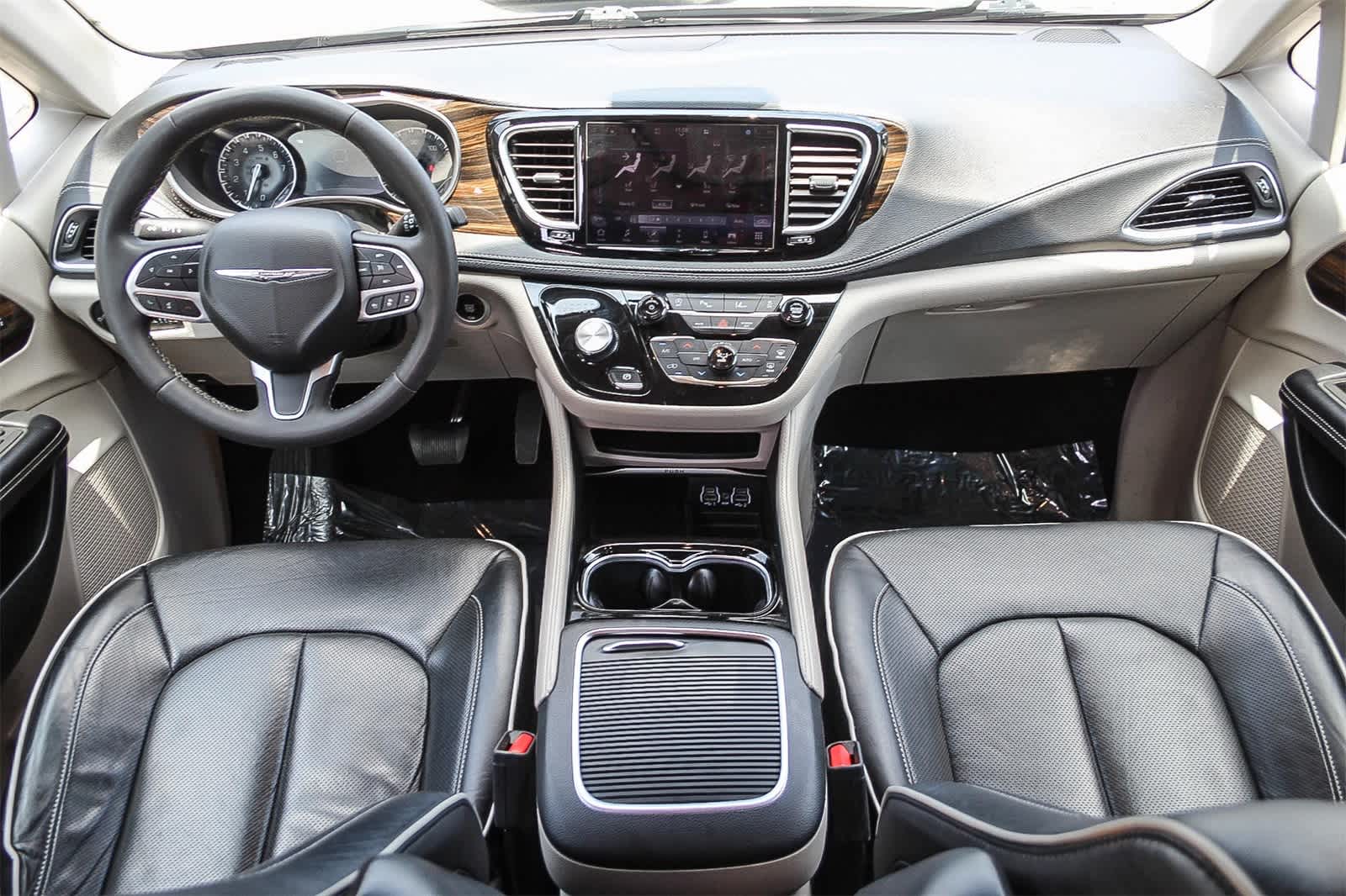 Thumbnail: 2023 Chrysler Pacifica - 15