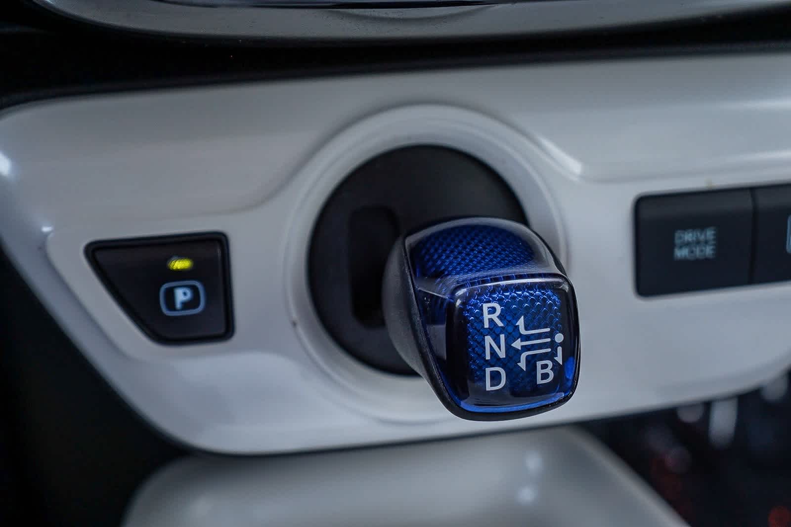 Thumbnail: 2016 Toyota Prius - 18