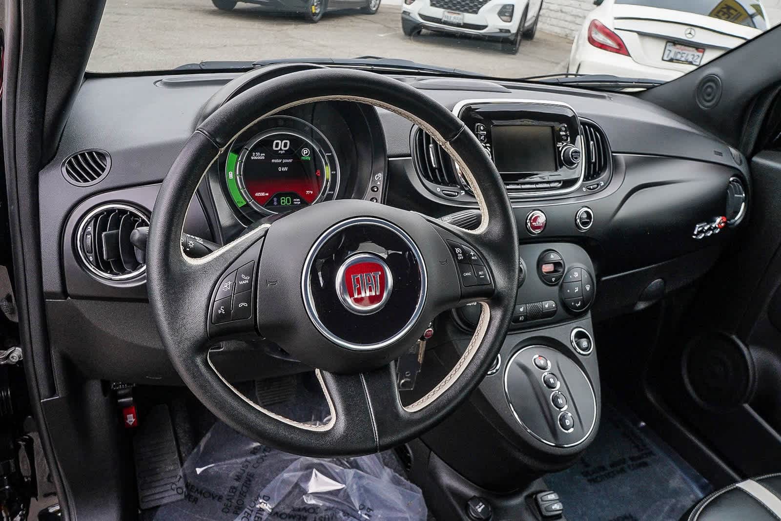 Thumbnail: 2019 Fiat 500e - 12