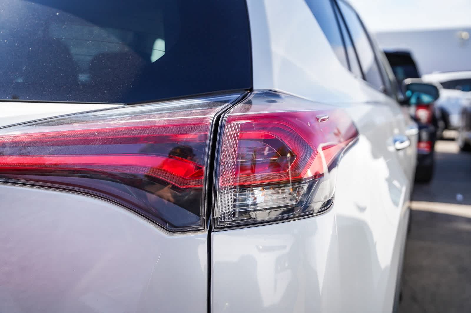 Thumbnail: 2018 Toyota RAV4 - 9