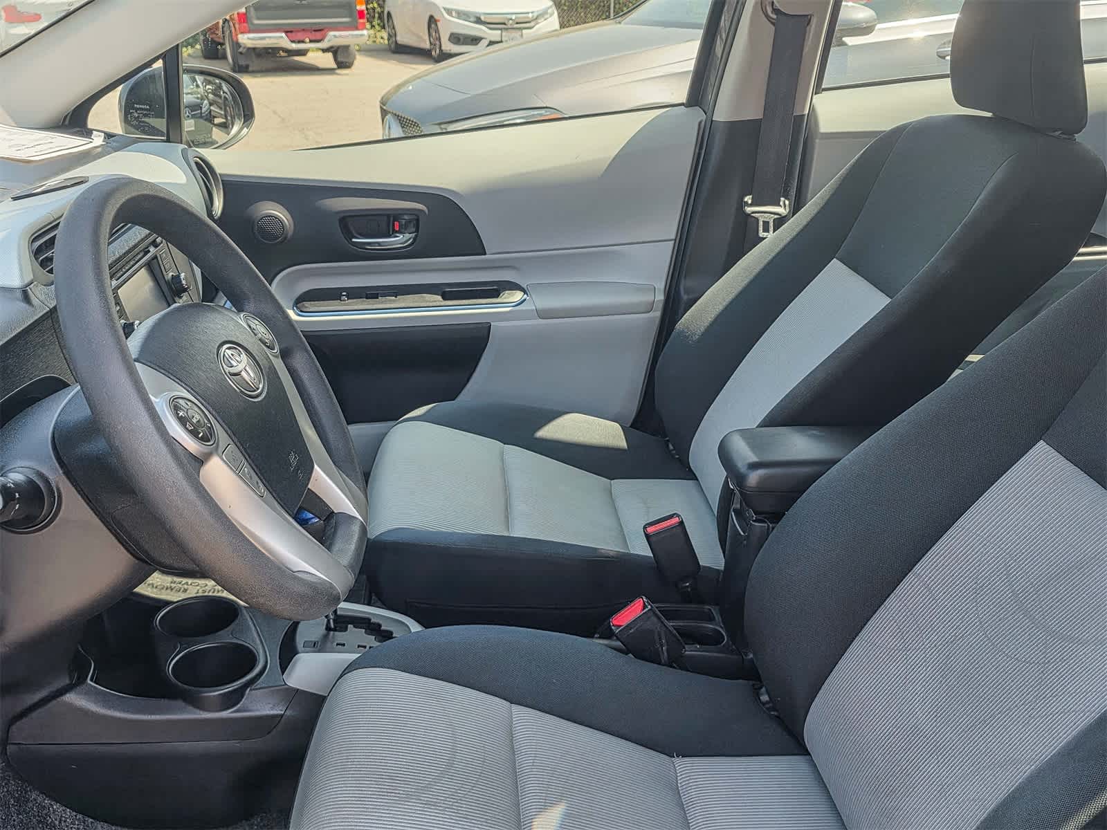 Thumbnail: 2012 Toyota Prius c - 14
