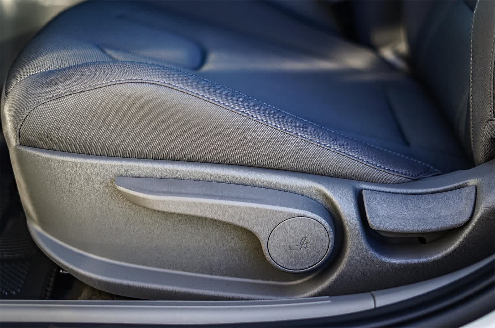 Thumbnail: 2025 Hyundai Elantra - 23