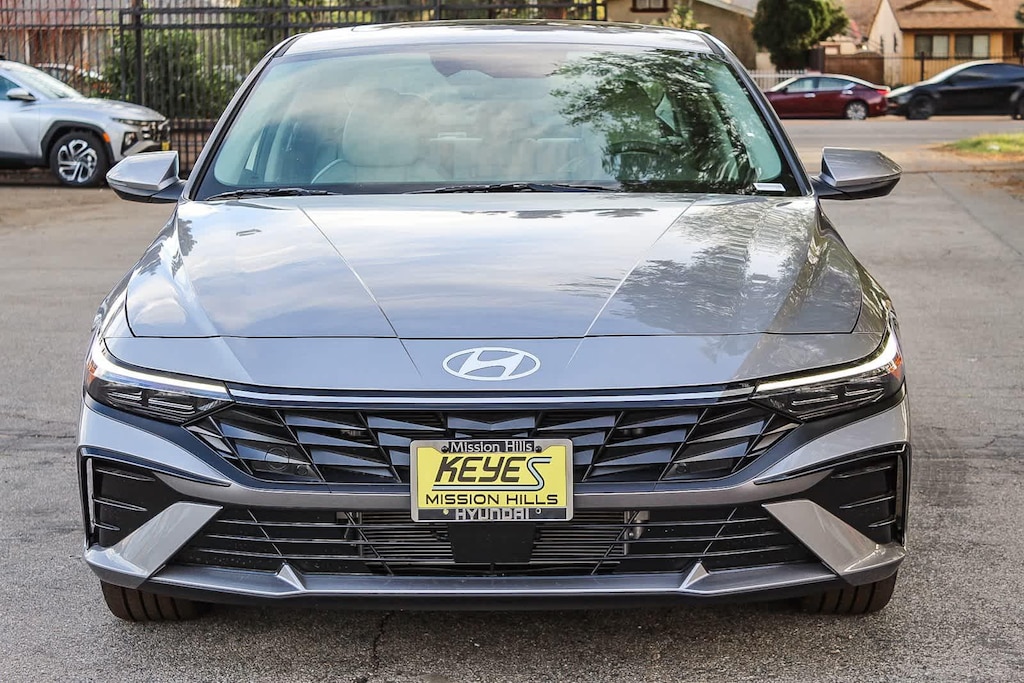 New 2025 Hyundai Elantra Hybrid Limited Sedan