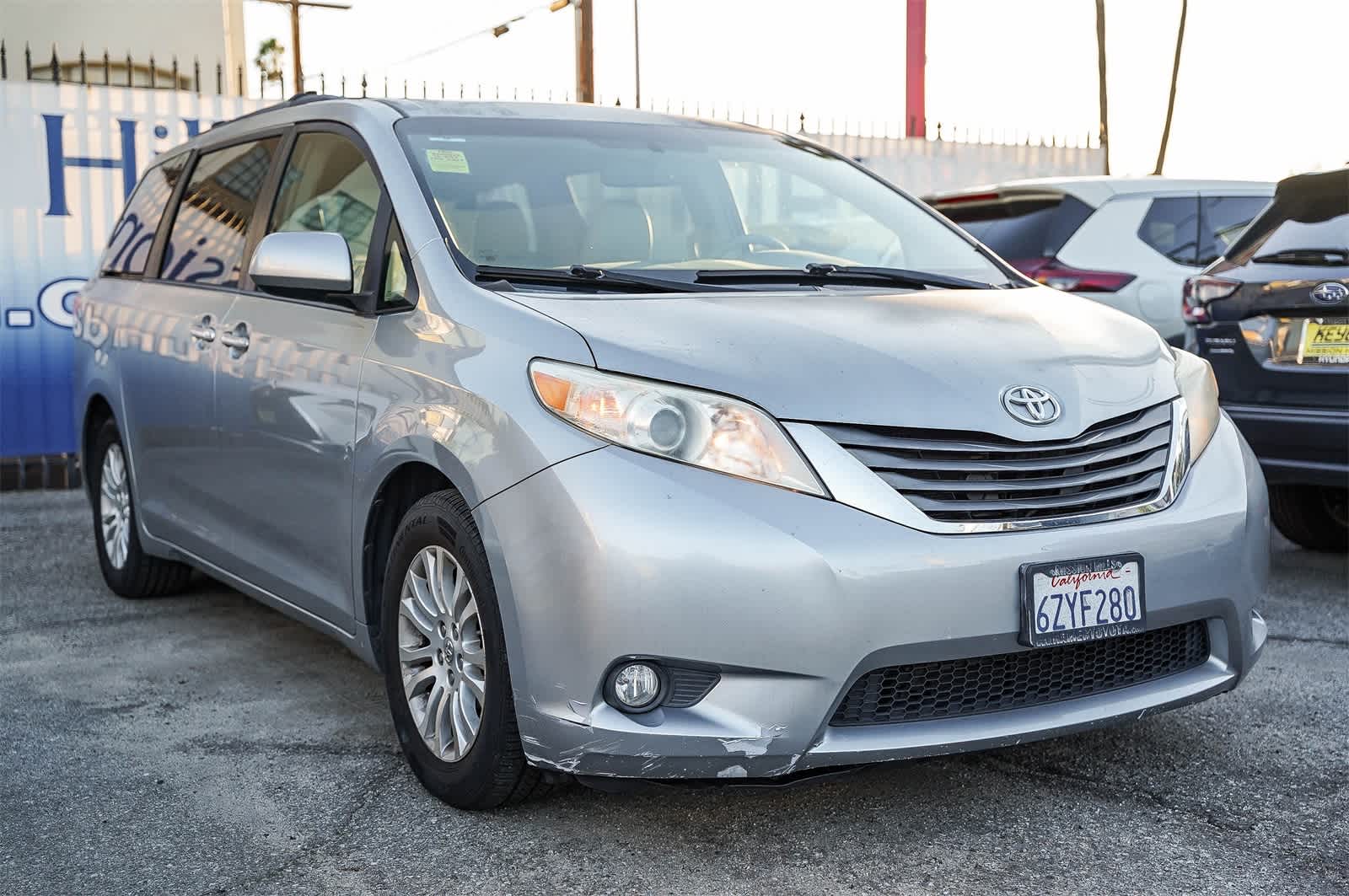 Thumbnail: 2013 Toyota Sienna - 3
