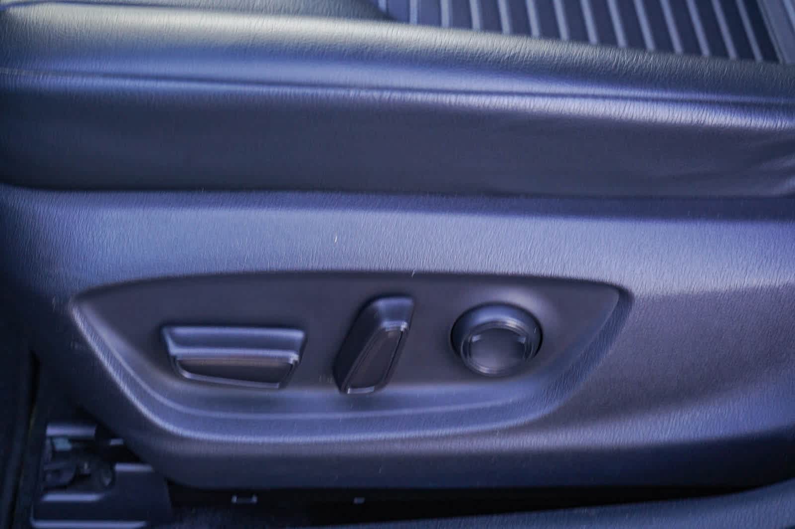 Thumbnail: 2019 Toyota Camry - 20